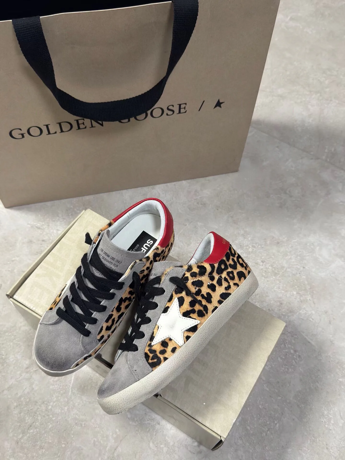 Кроссовки Женские Golden Goose 18265606