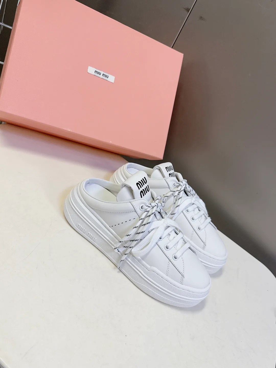 Кроссовки Женские Miu Miu 17589322