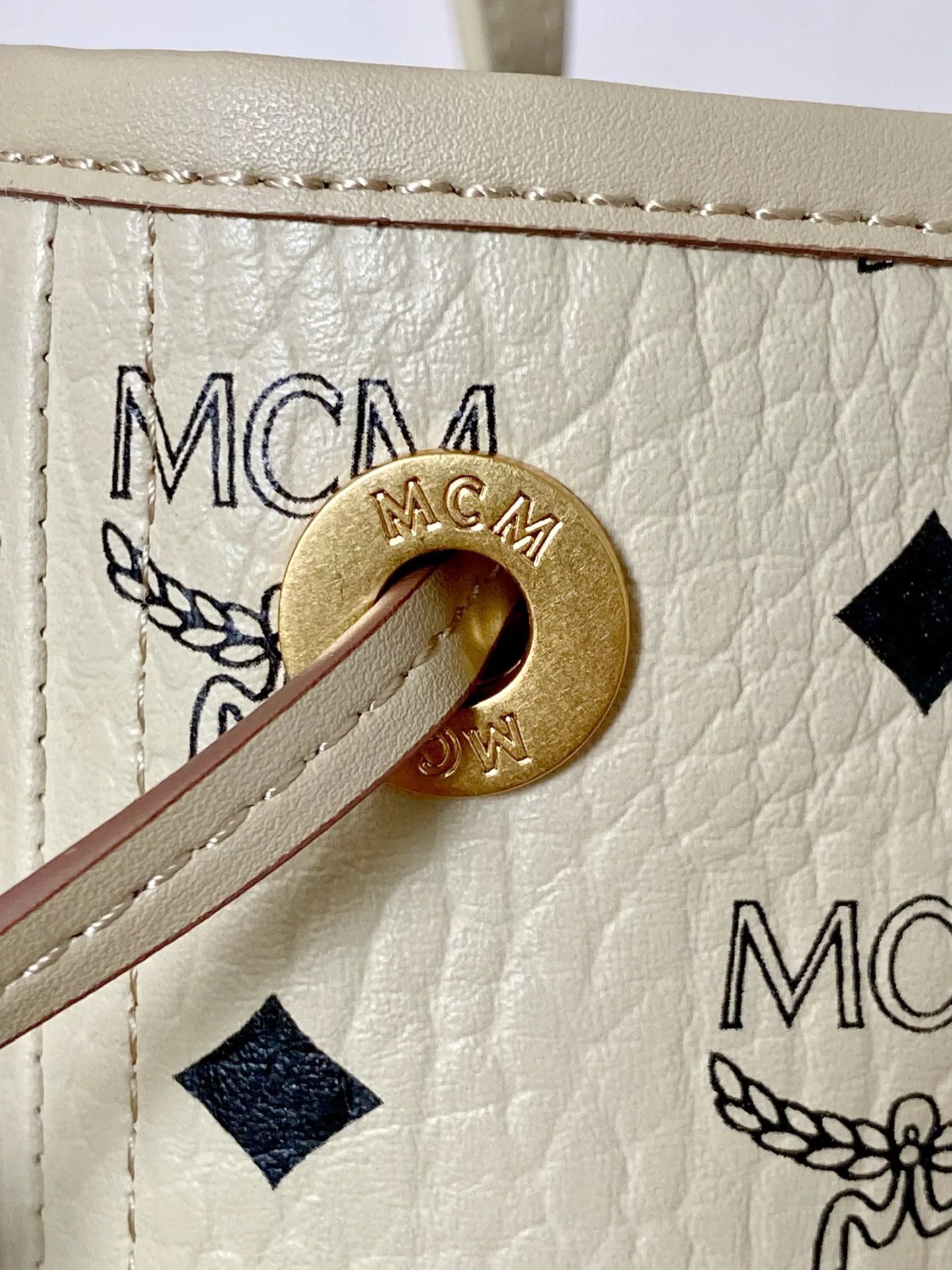 Классические Сумки Женские Mcm 18223301