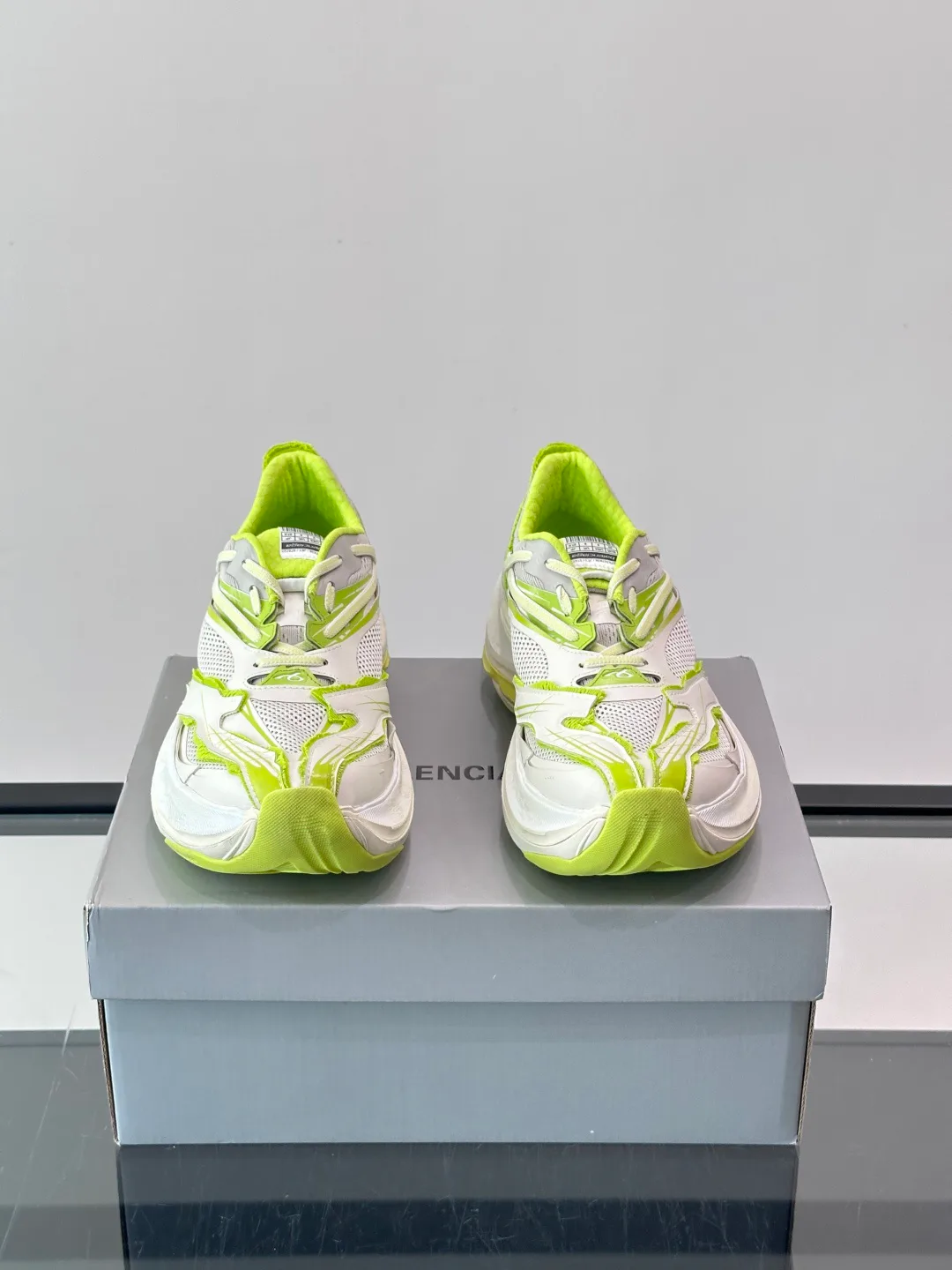 Кроссовки Женские Balenciaga 17649836