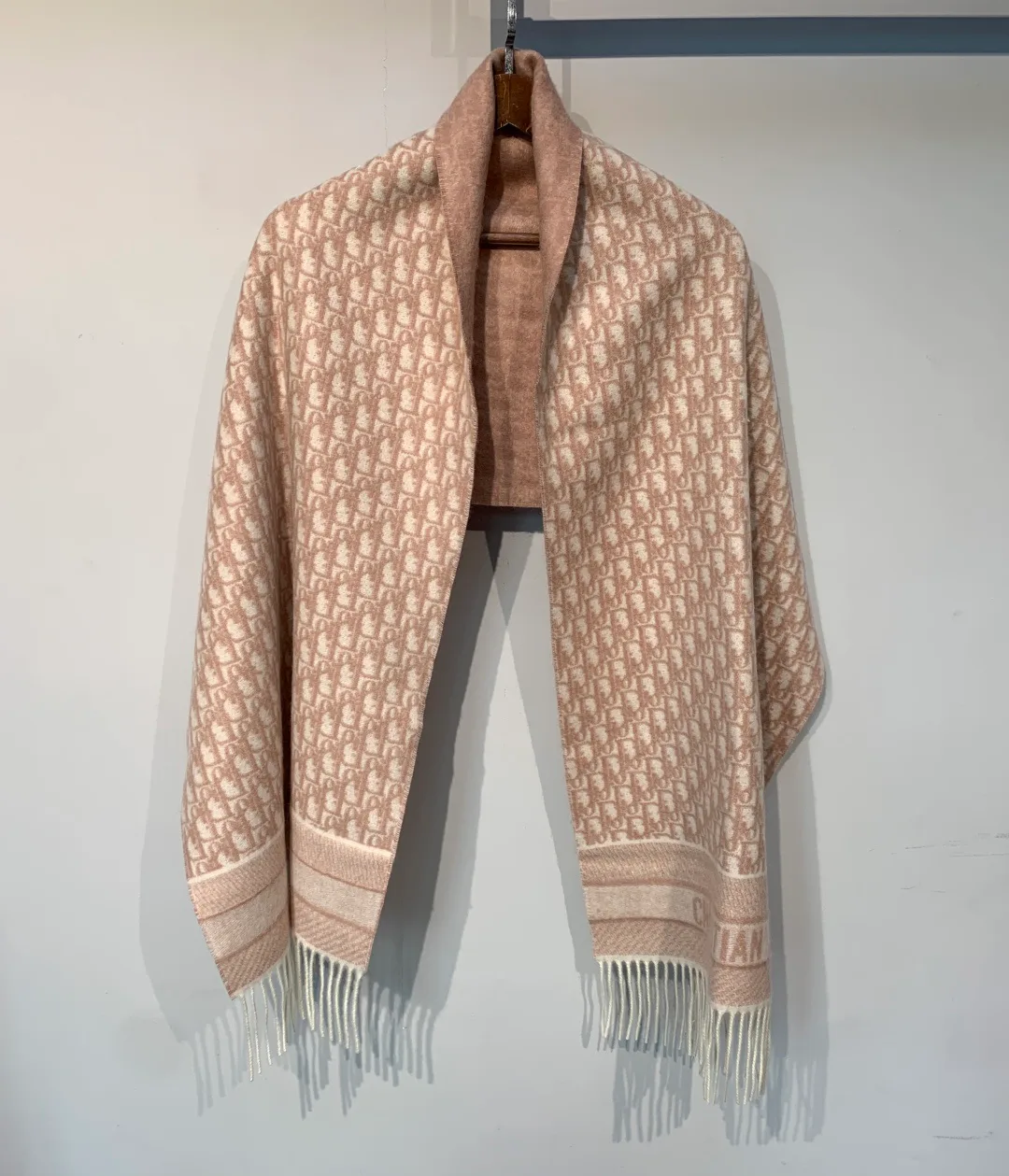 Шарфы Christian Dior 18659663