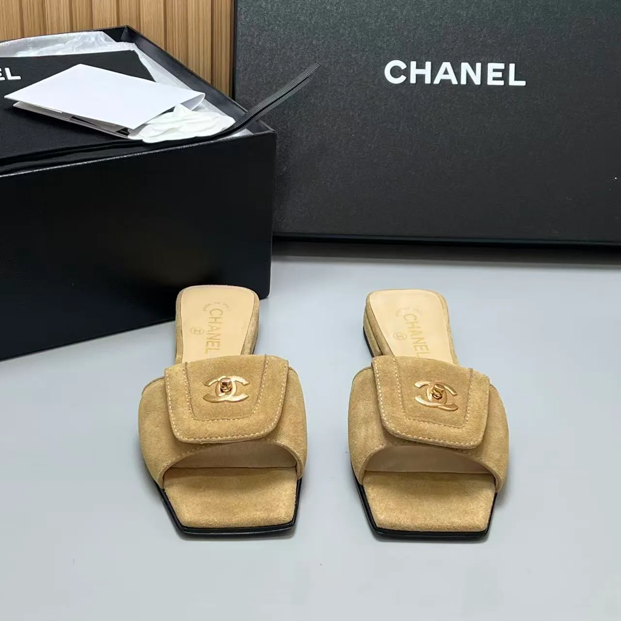 Шлепанцы Женские Chanel 11709165