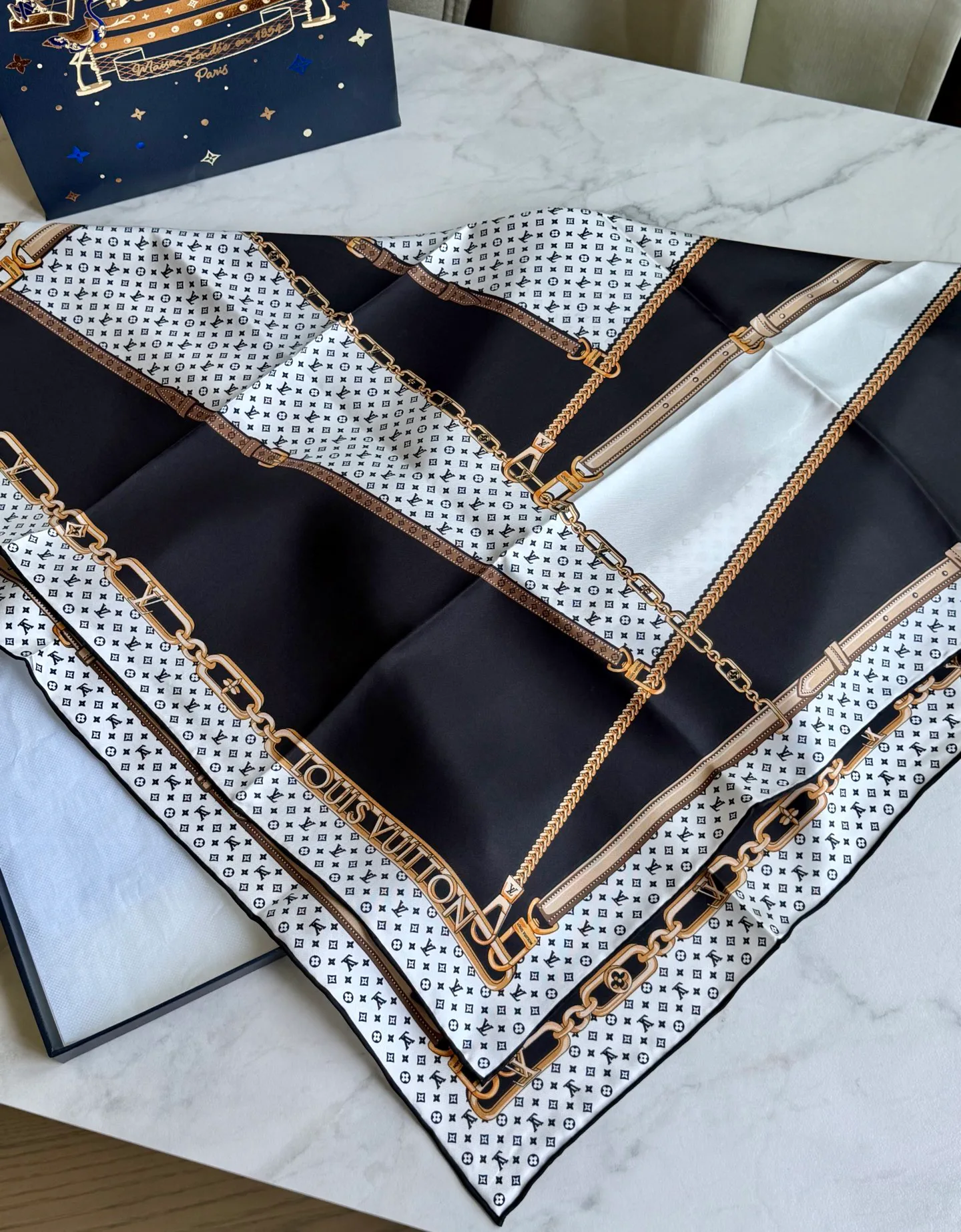 Платки Louis Vuitton 11613510