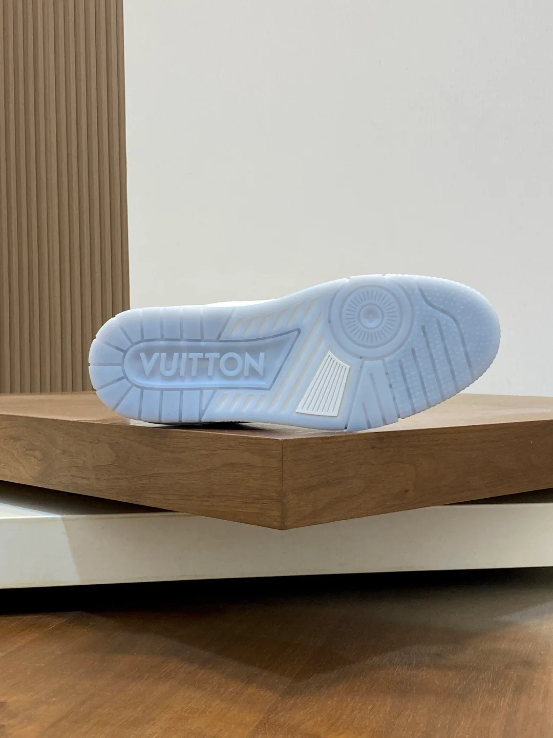 Кроссовки Мужские Louis Vuitton 12842855