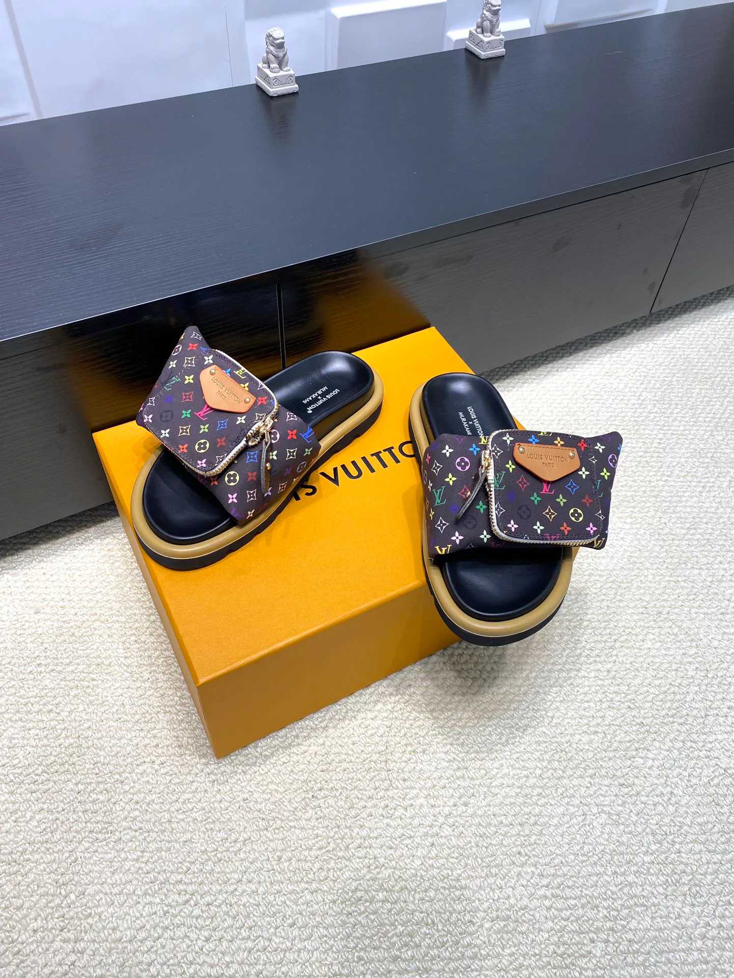 Шлепанцы Женские Louis Vuitton 12123