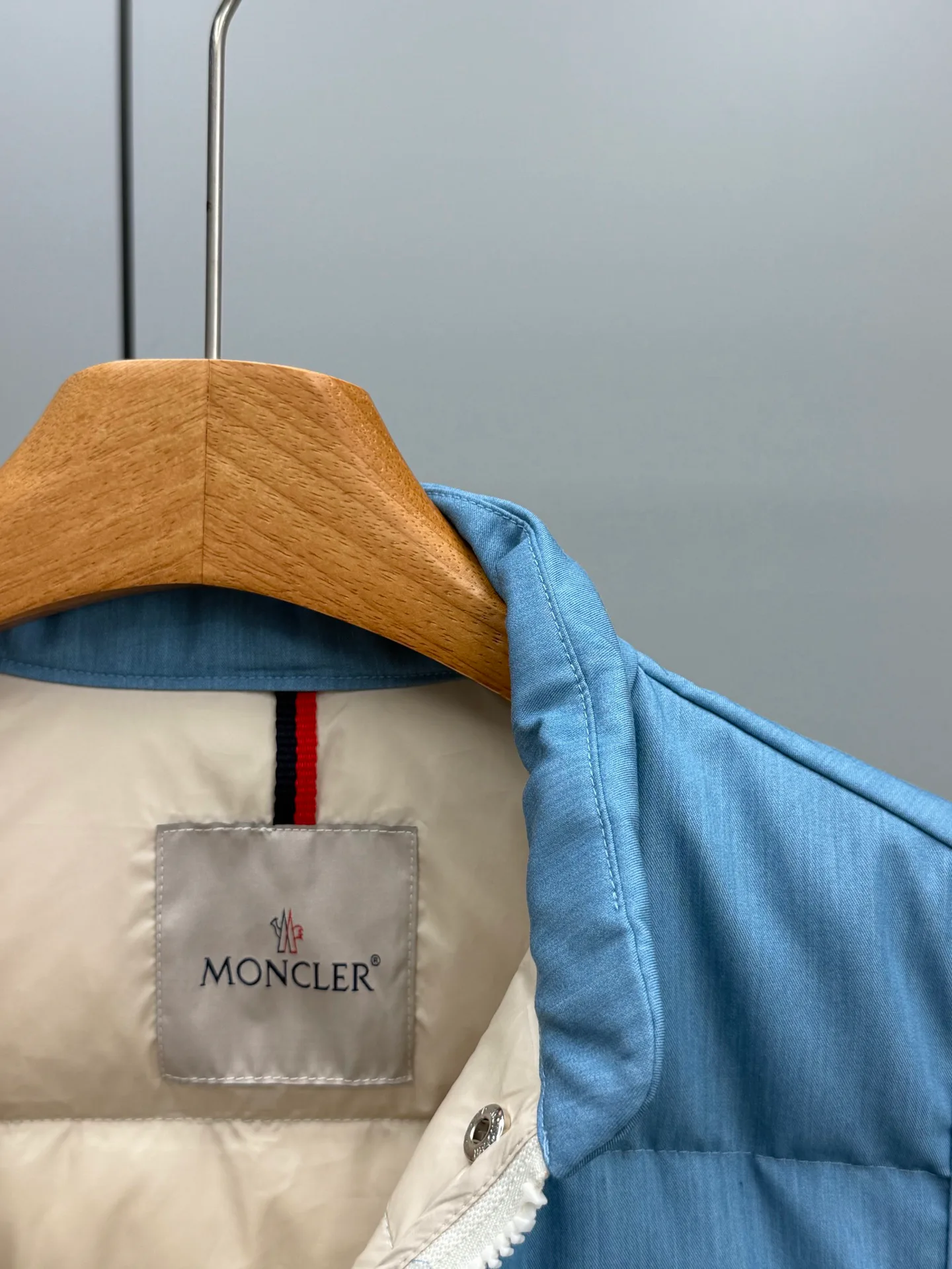 Жилеты Женские Moncler 18106383