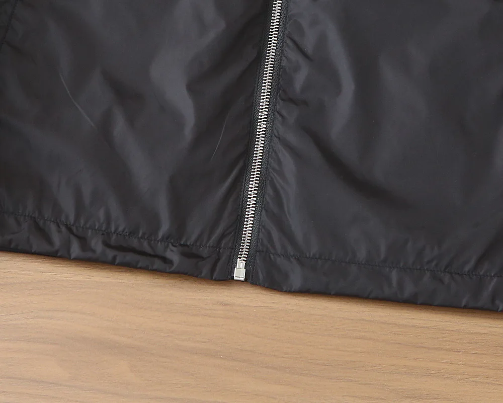 Куртки И Пуховики Мужские Moncler 11011003