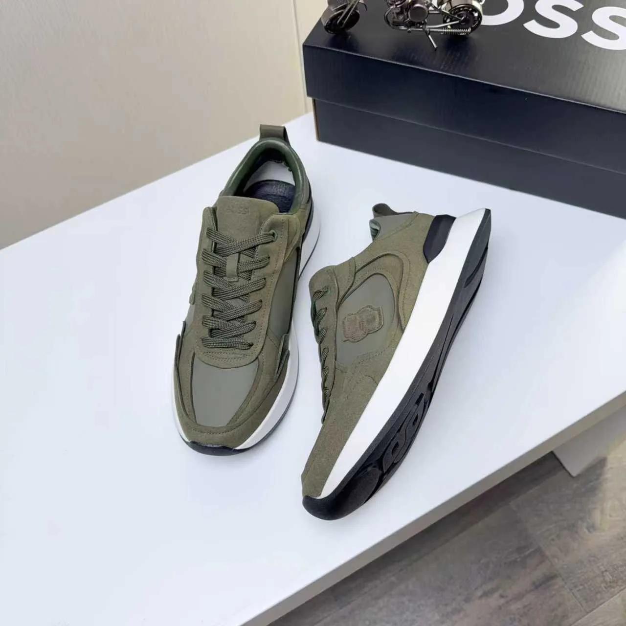 Кроссовки Мужские Hugo Boss 236000