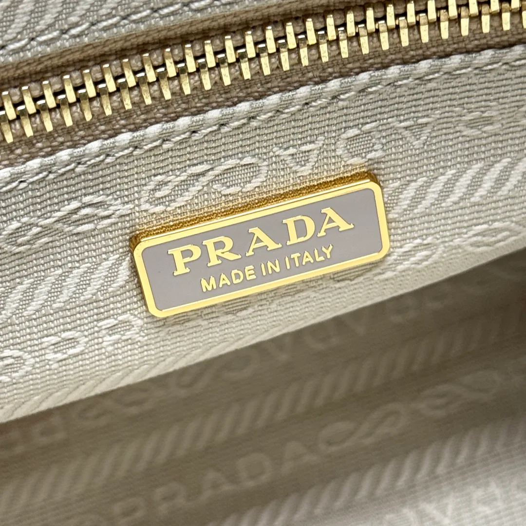 Классические Сумки Женские Prada 10446835