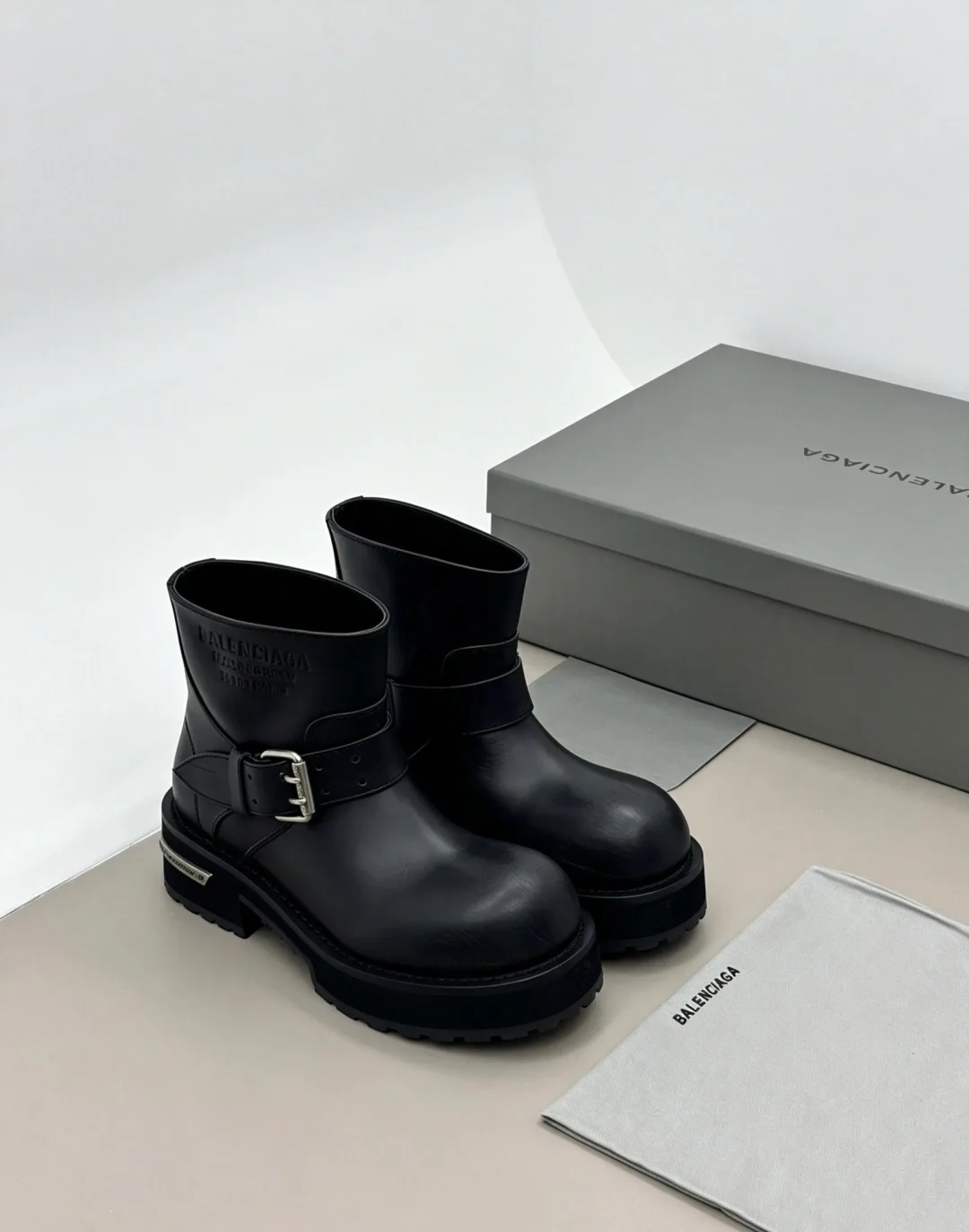 Ботинки Женские Balenciaga 18006163