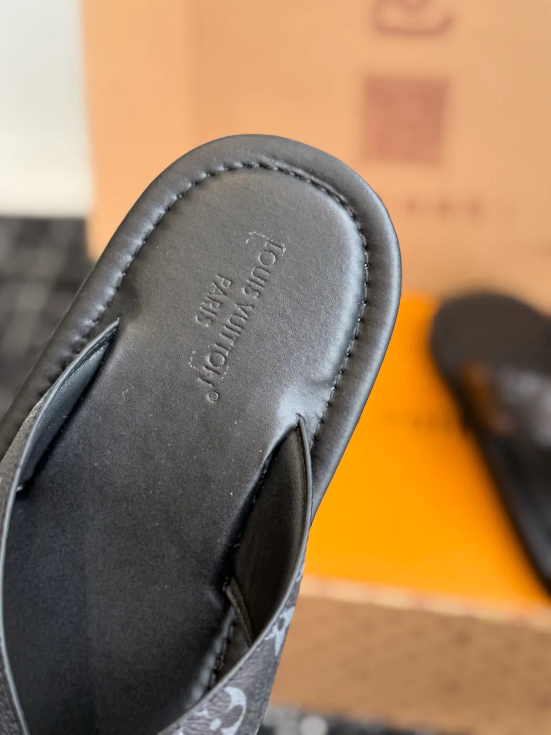 Шлепанцы Мужские Louis Vuitton 17615642