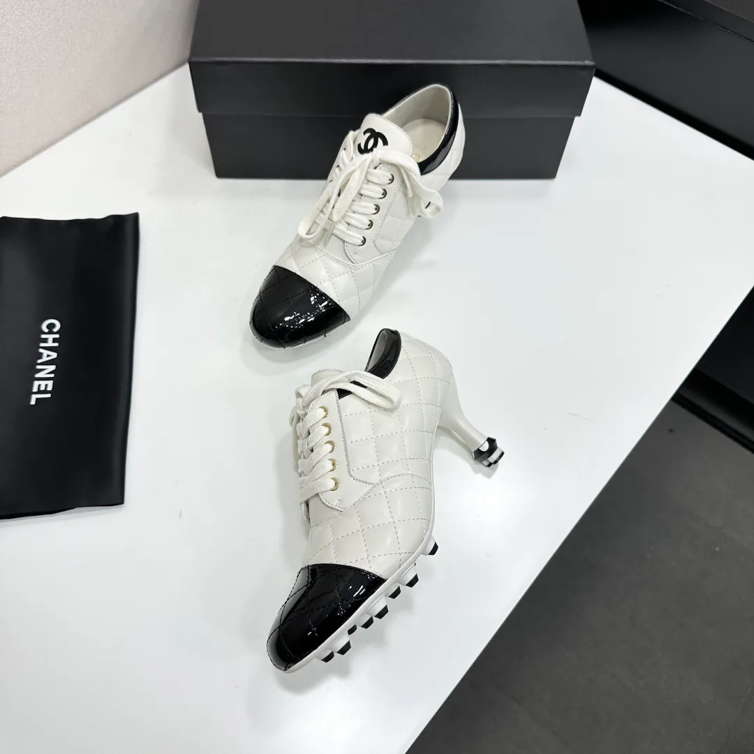 Кроссовки Женские Chanel 18436128