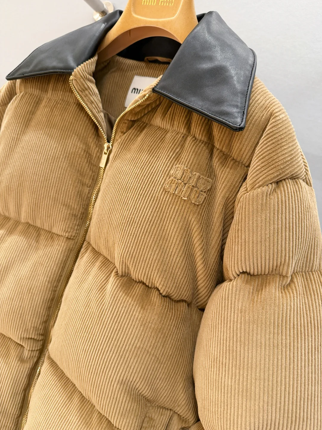 Куртки Женские Miu Miu 191105