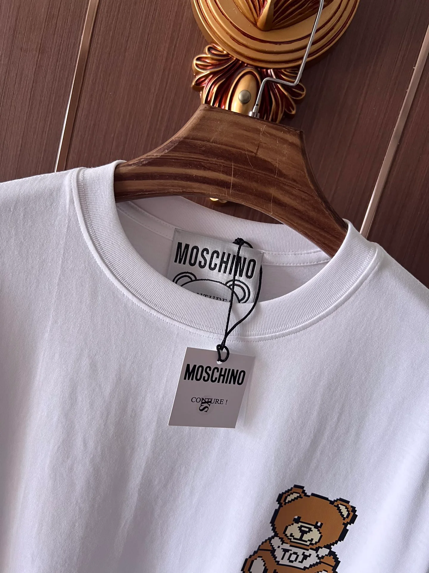 Футболки Женские Moschino 17961269