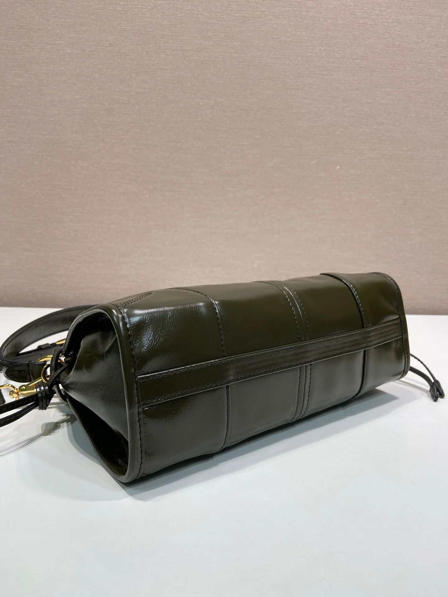 Классические Сумки Женские Prada 18184661