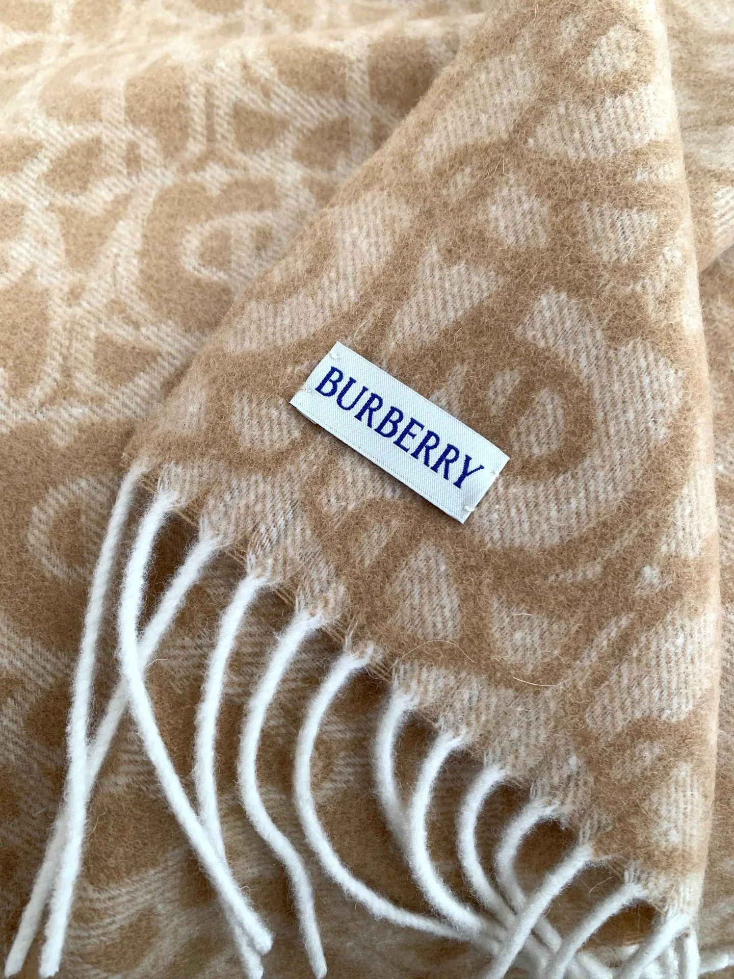 Шарфы Burberry 18222529
