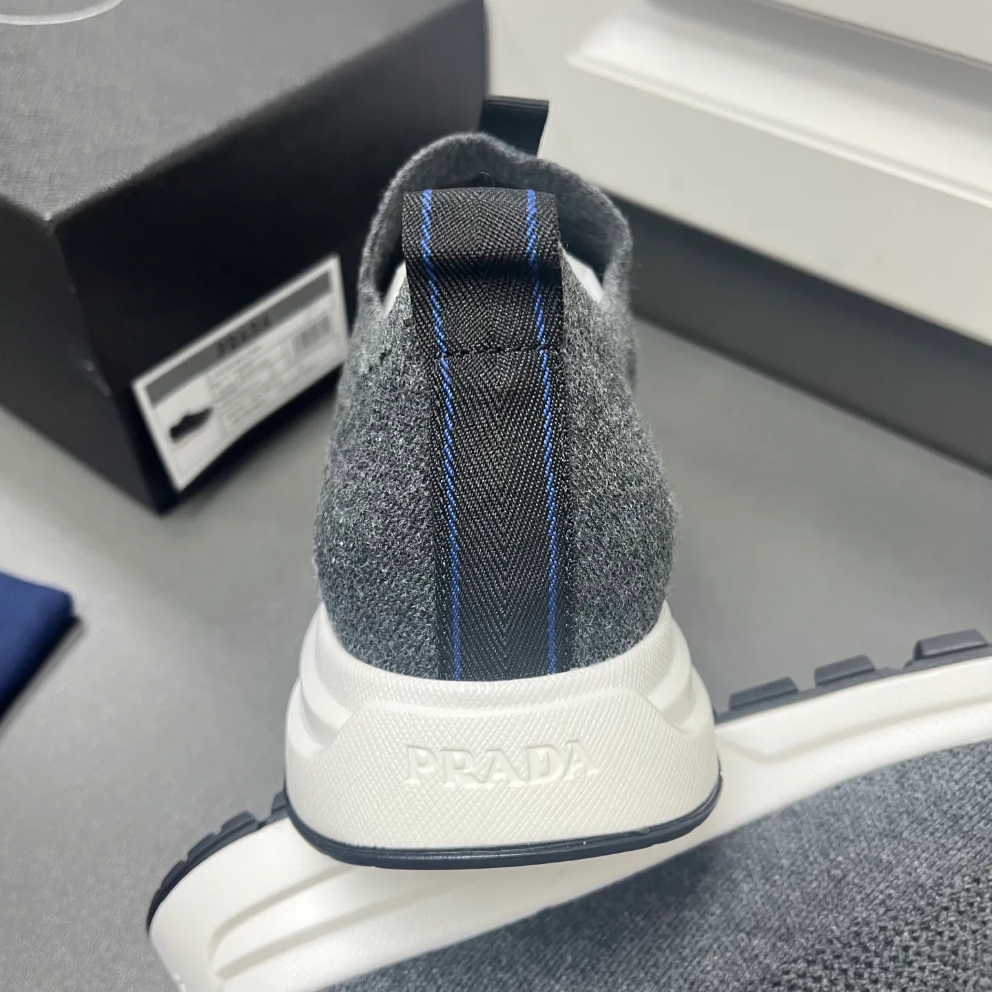 Кроссовки Мужские Prada 9998386