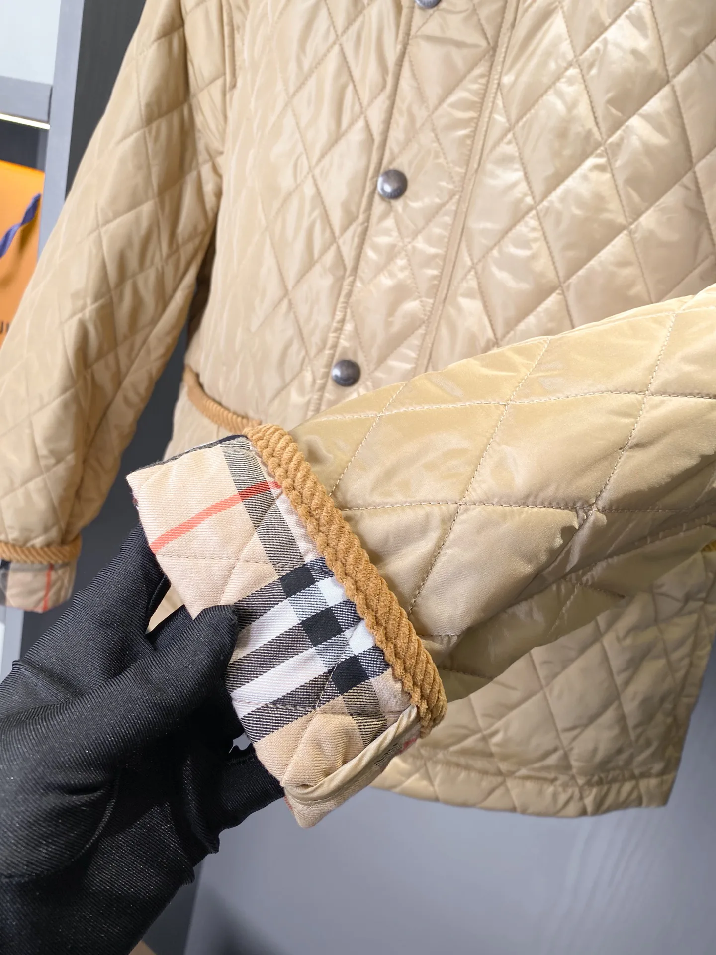 Куртки И Пуховики Женские Burberry 18512999