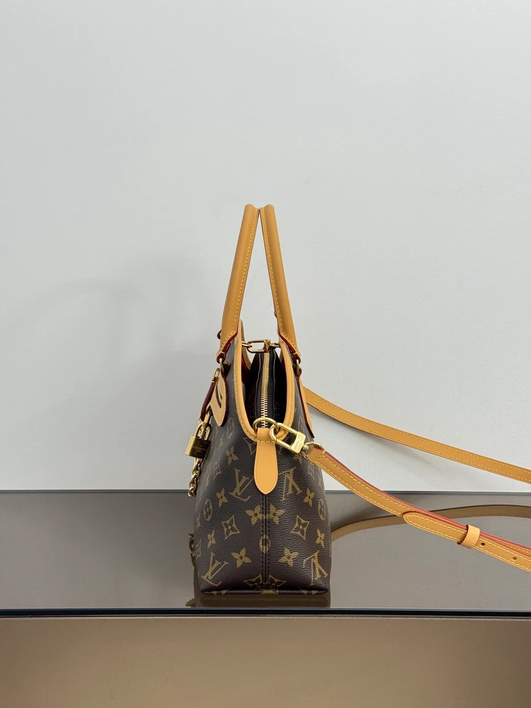 Классические Сумки Женские Louis Vuitton 12622376