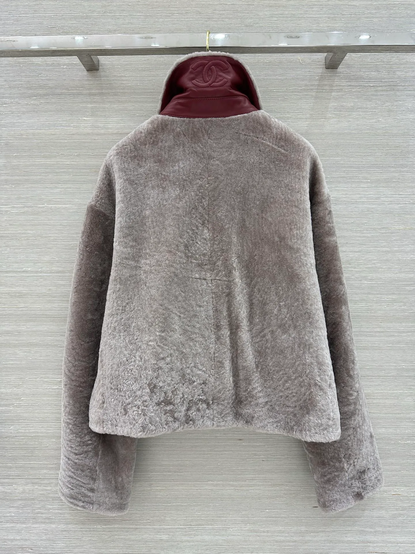 Кожаные Куртки И Дублёнки Женские Chanel 18230382