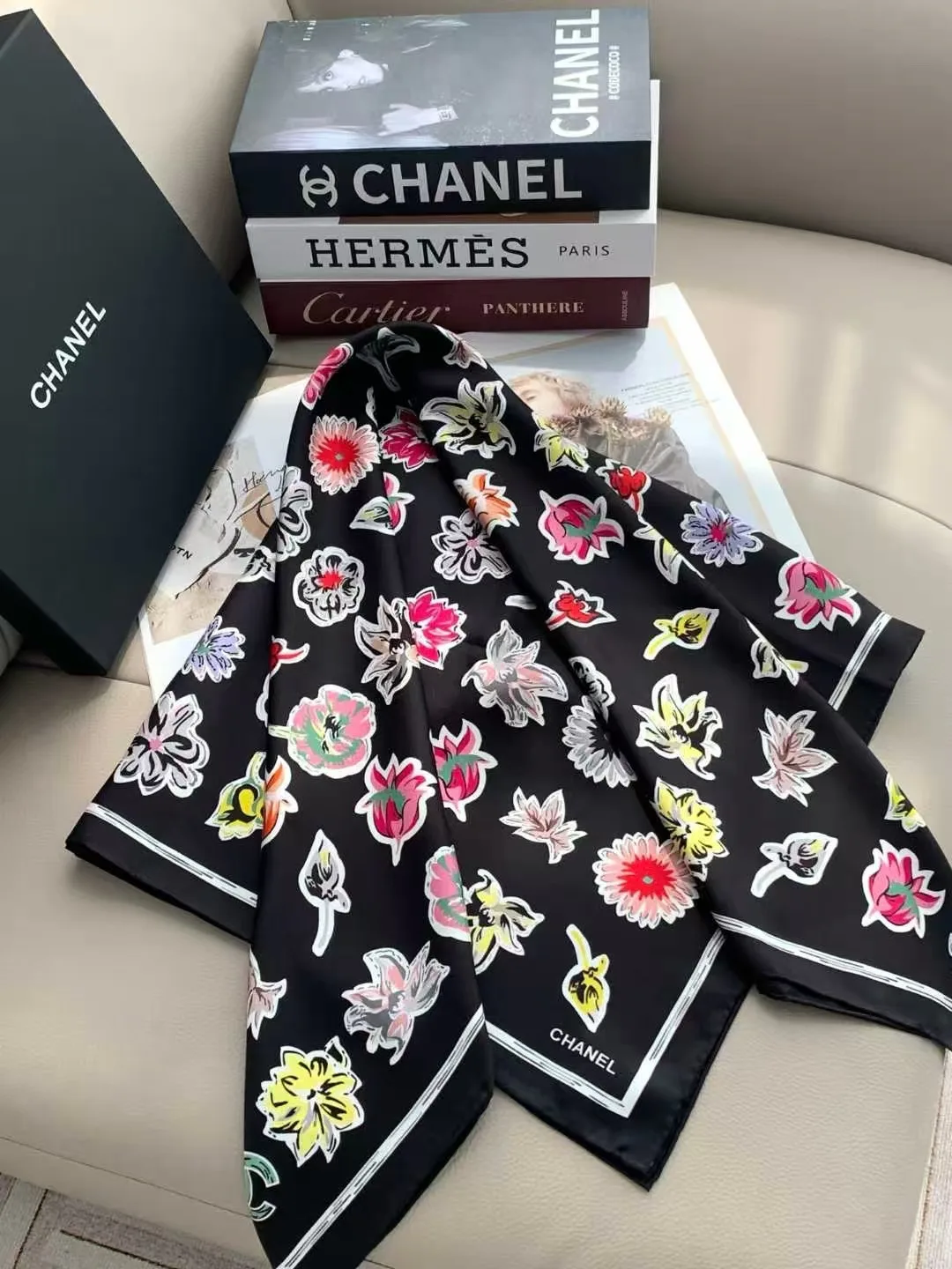 Платки Chanel 18222539