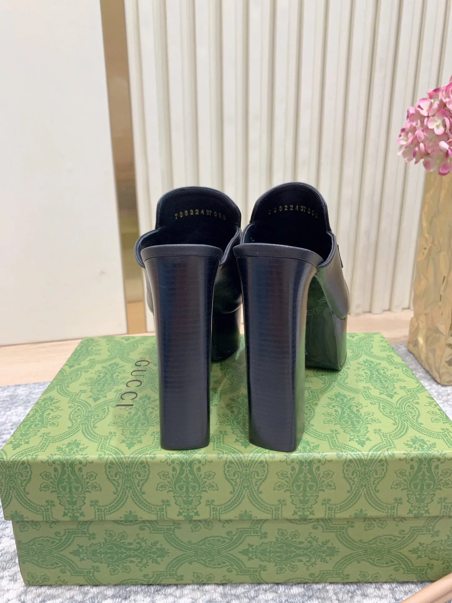 Туфли Женские Gucci 689967