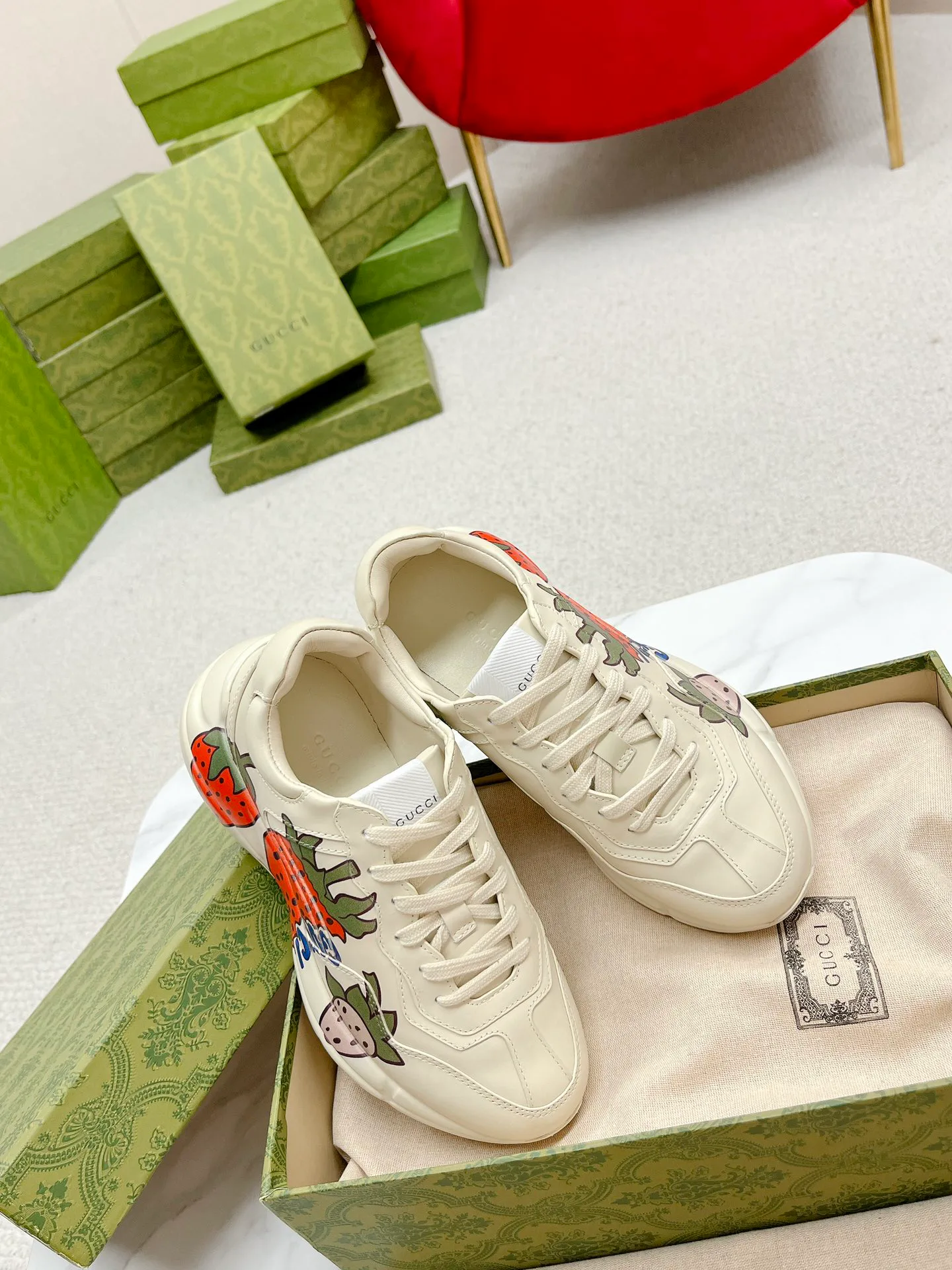 Кроссовки Женские Gucci 989684