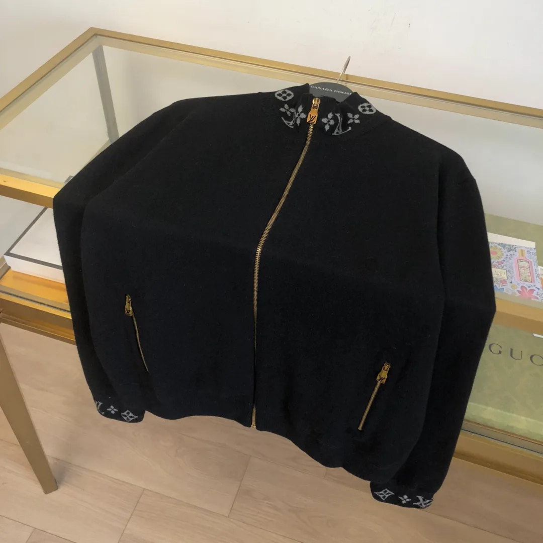 Куртки И Пуховики Женские Louis Vuitton 1482162