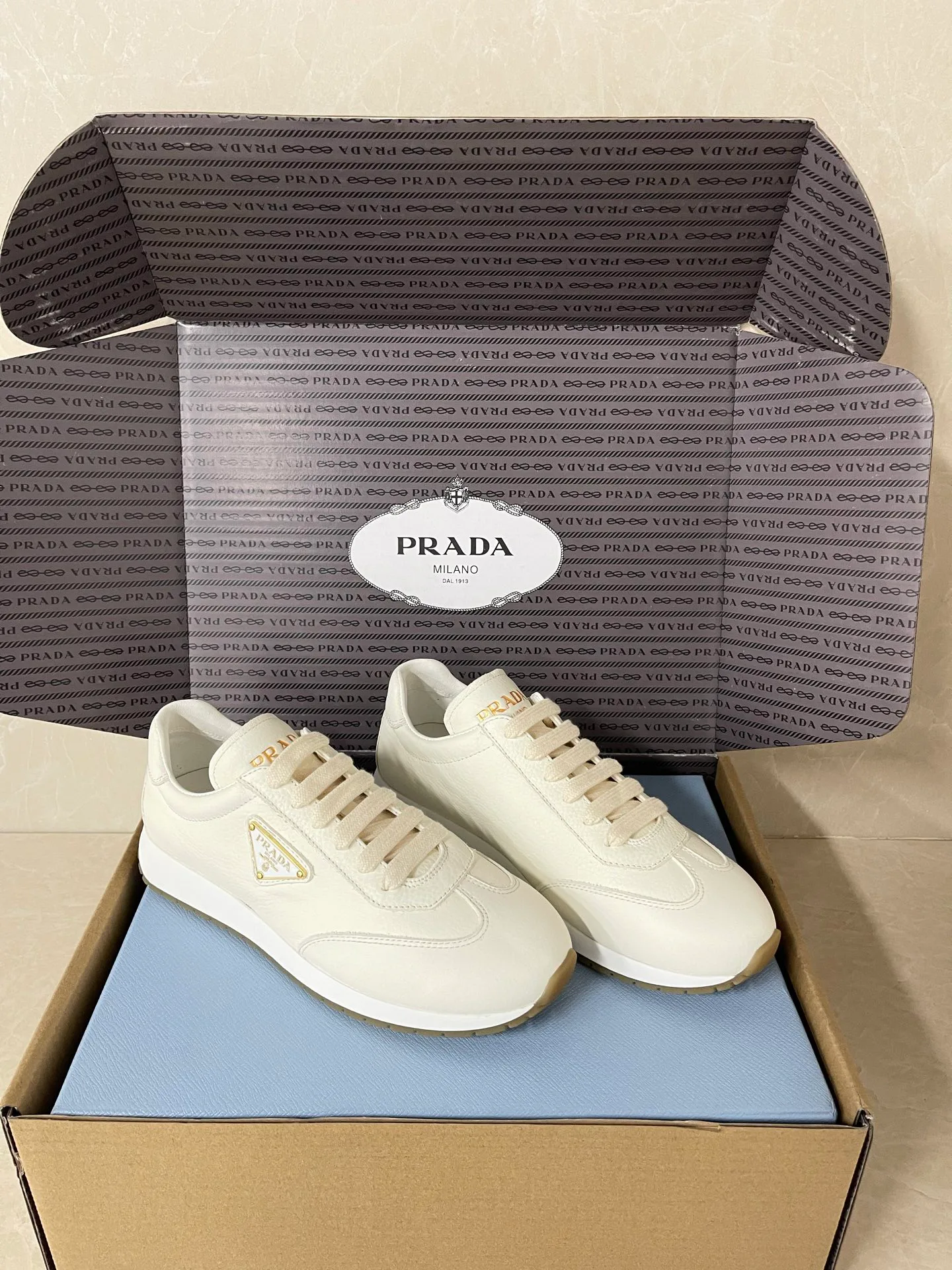 Кроссовки Женские Prada 7972