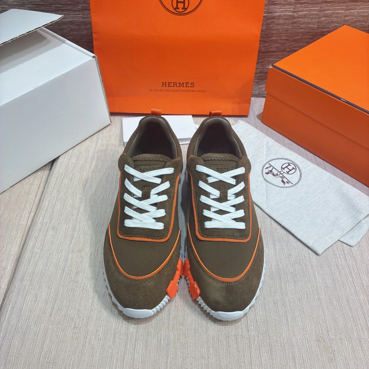 Кроссовки Женские Hermes 17977066
