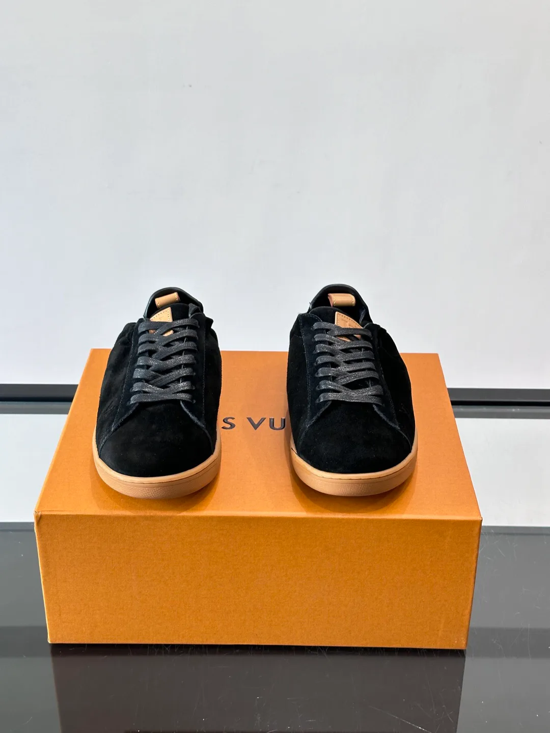 Кроссовки Мужские Louis Vuitton 18263700