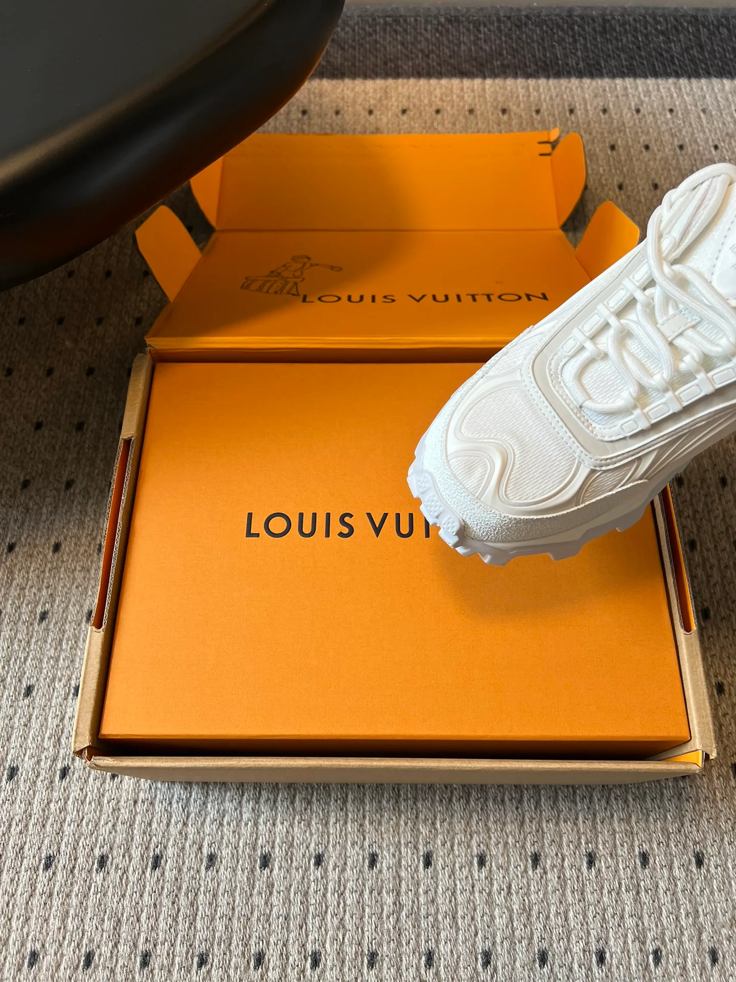 Кроссовки Женские Louis Vuitton 13229268