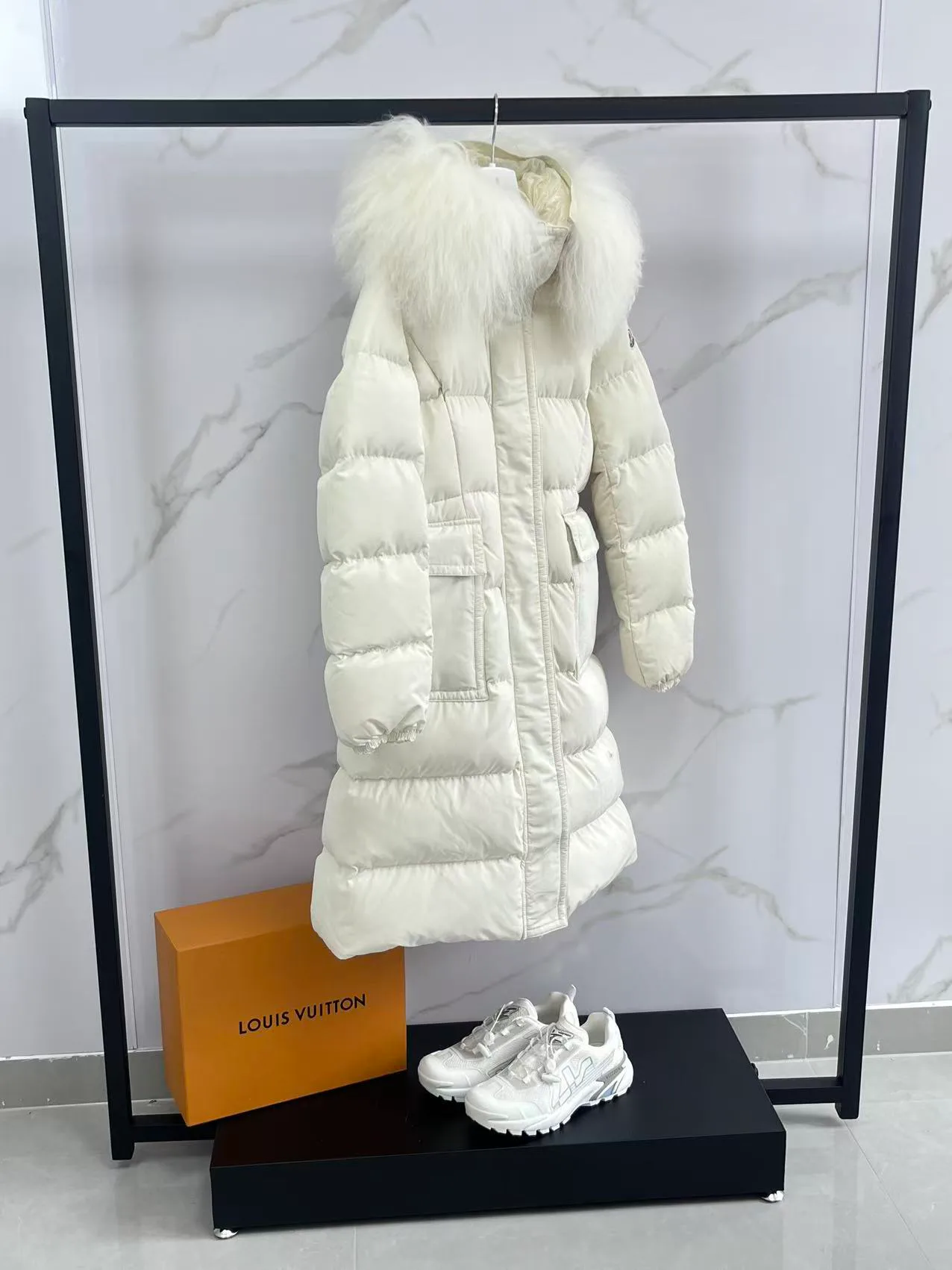 Куртки И Пуховики Женские Moncler 17964582