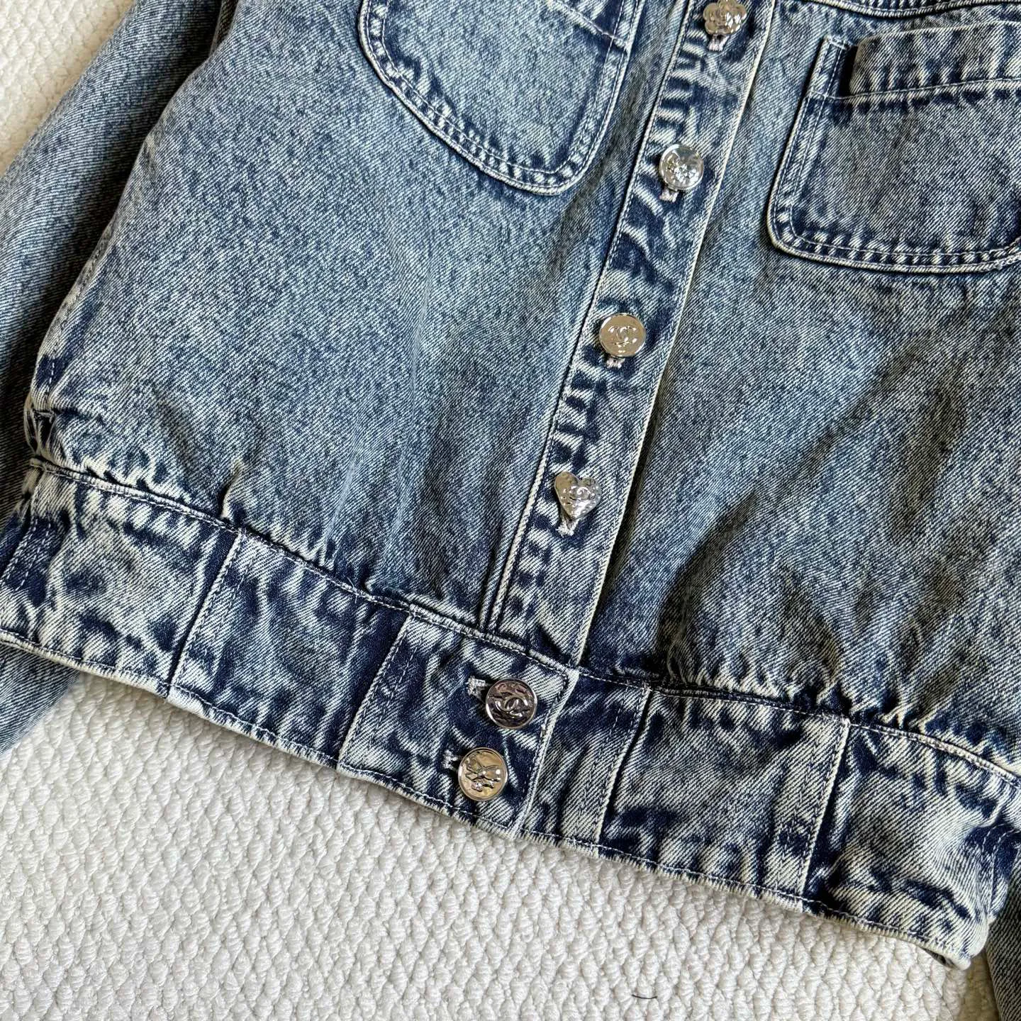 Куртки И Пуховики Женские Chanel 493180