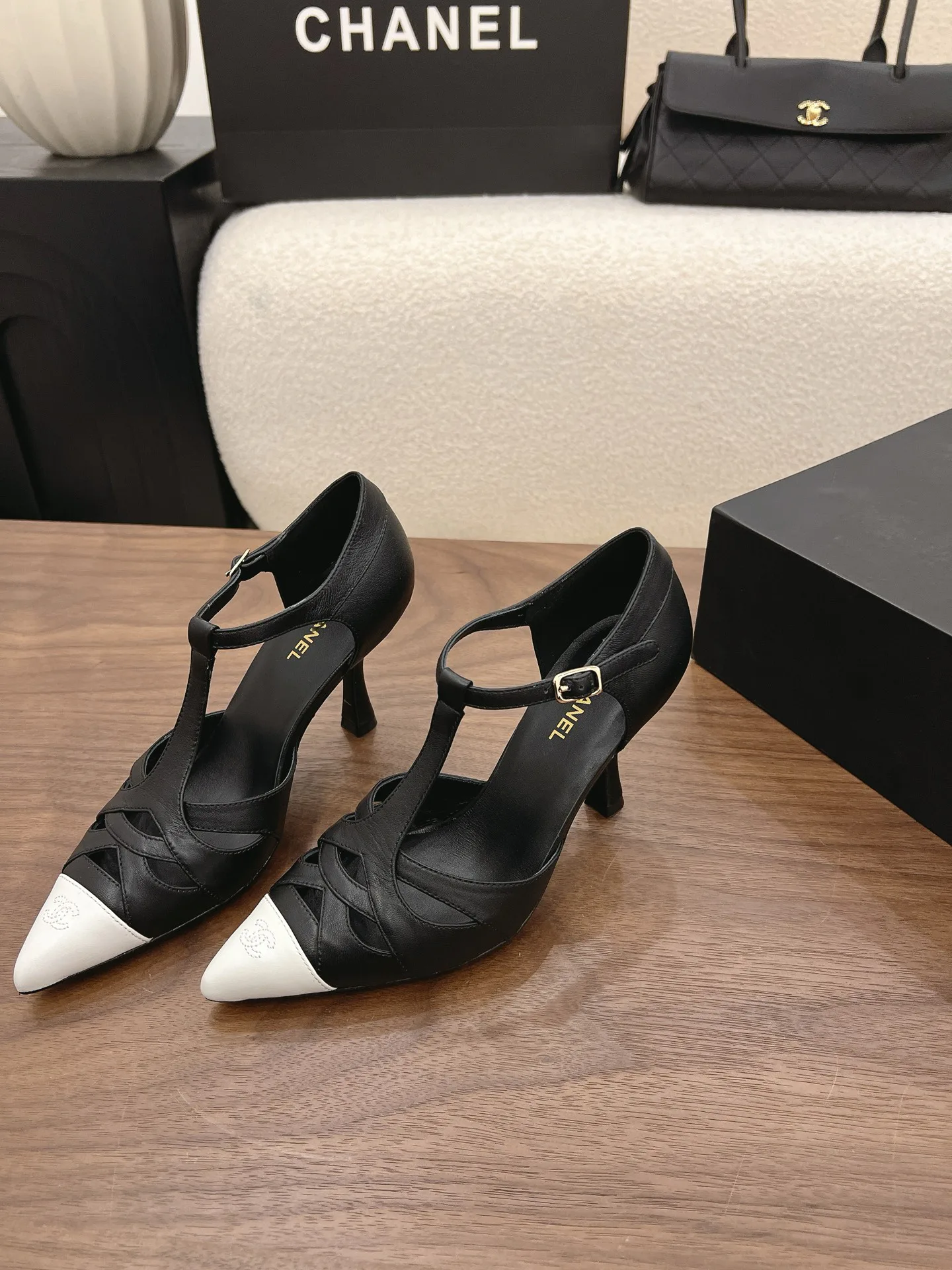Туфли Женские Chanel 16931511