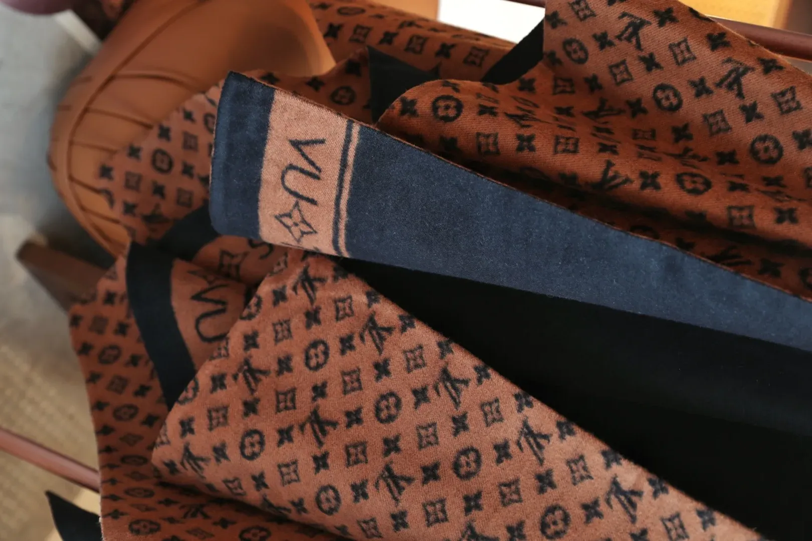 Шарфы Louis Vuitton 473235