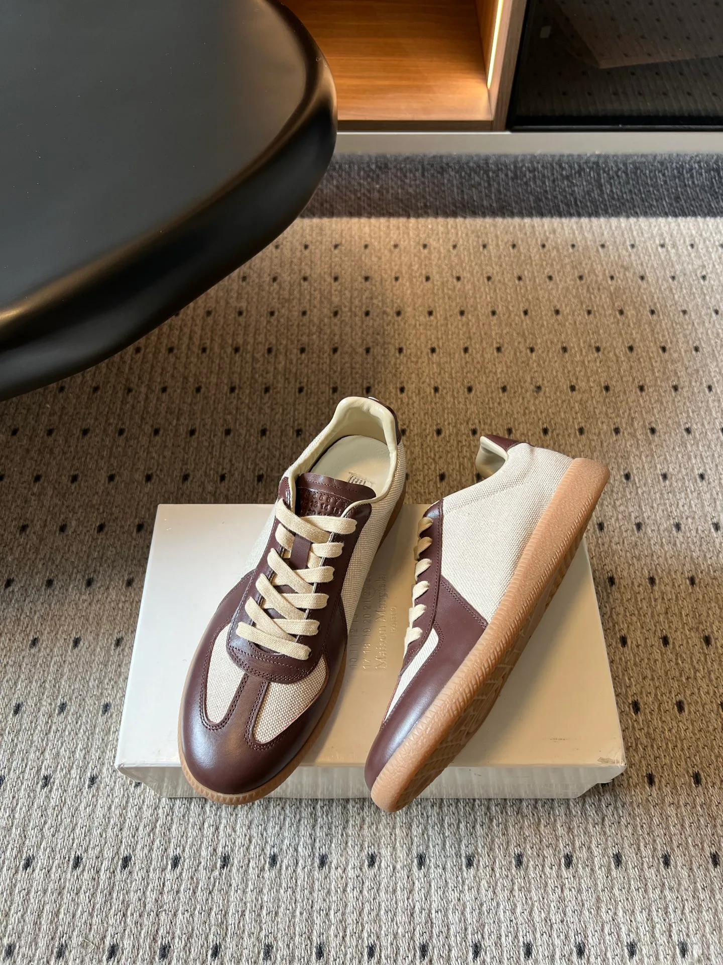 Кроссовки Женские Maison Margiela 17568932