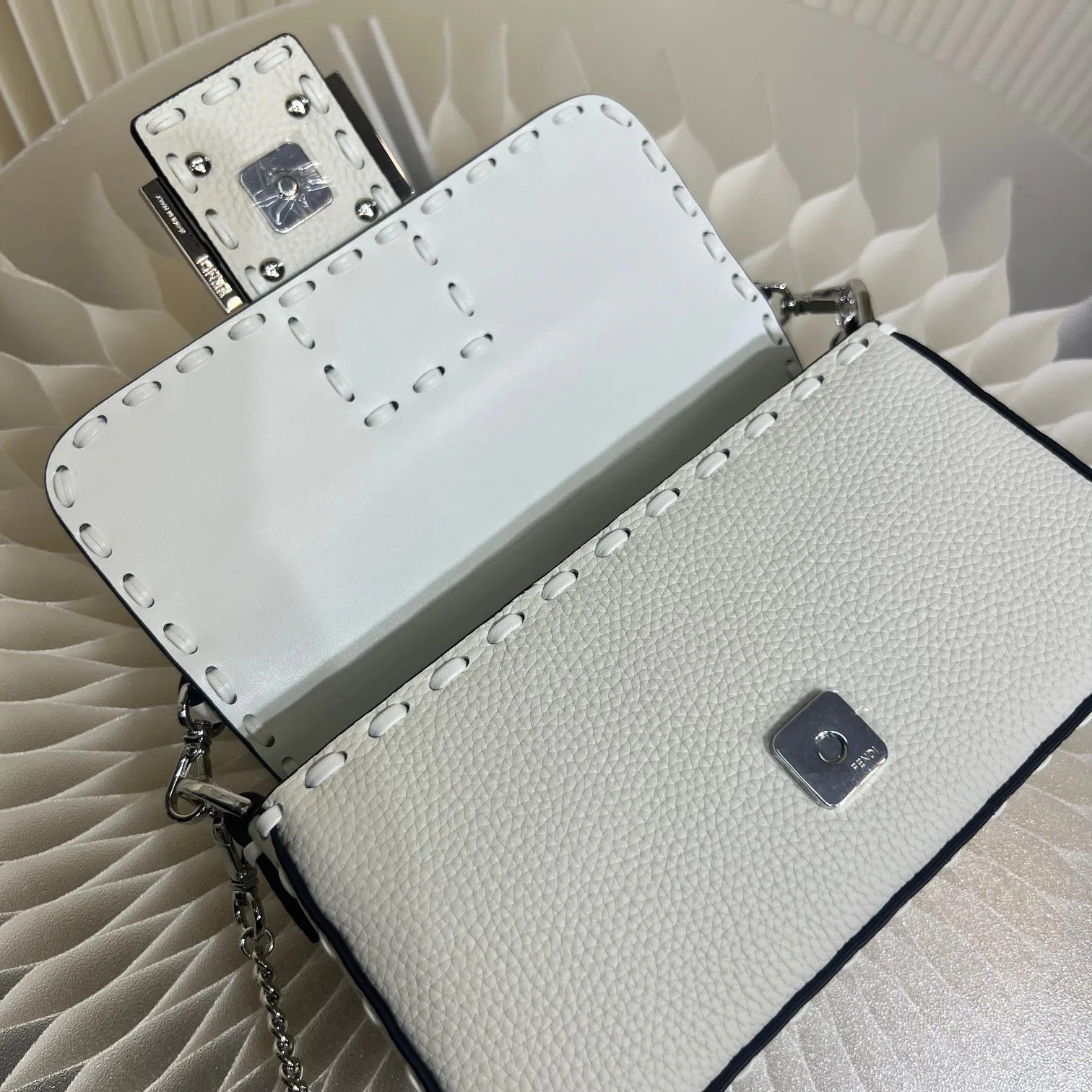 Классические Сумки Женские Fendi 12718231