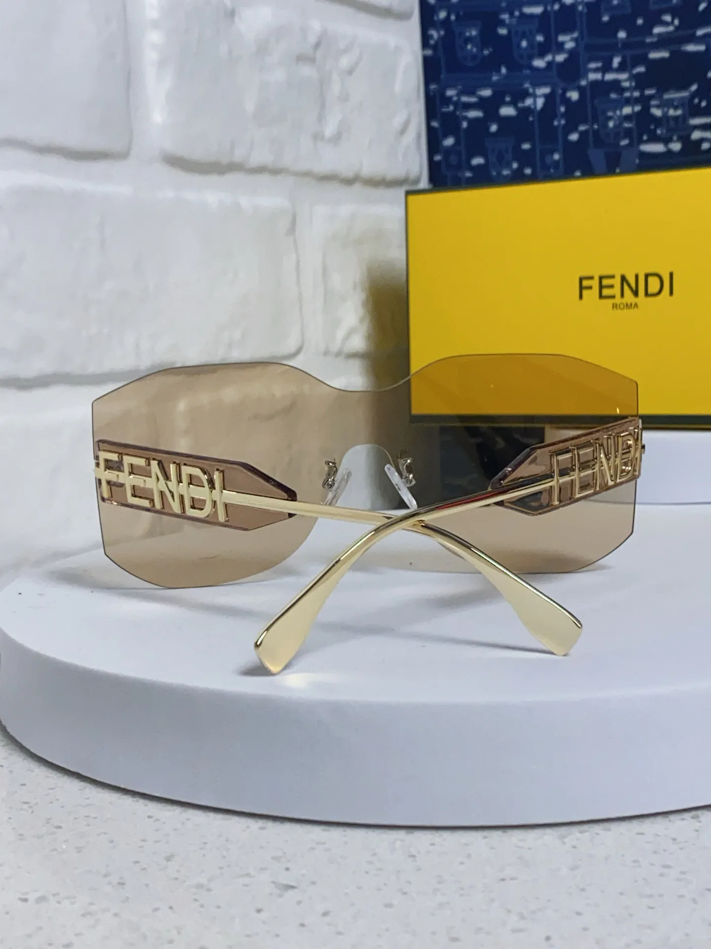 Очки Fendi 13135716