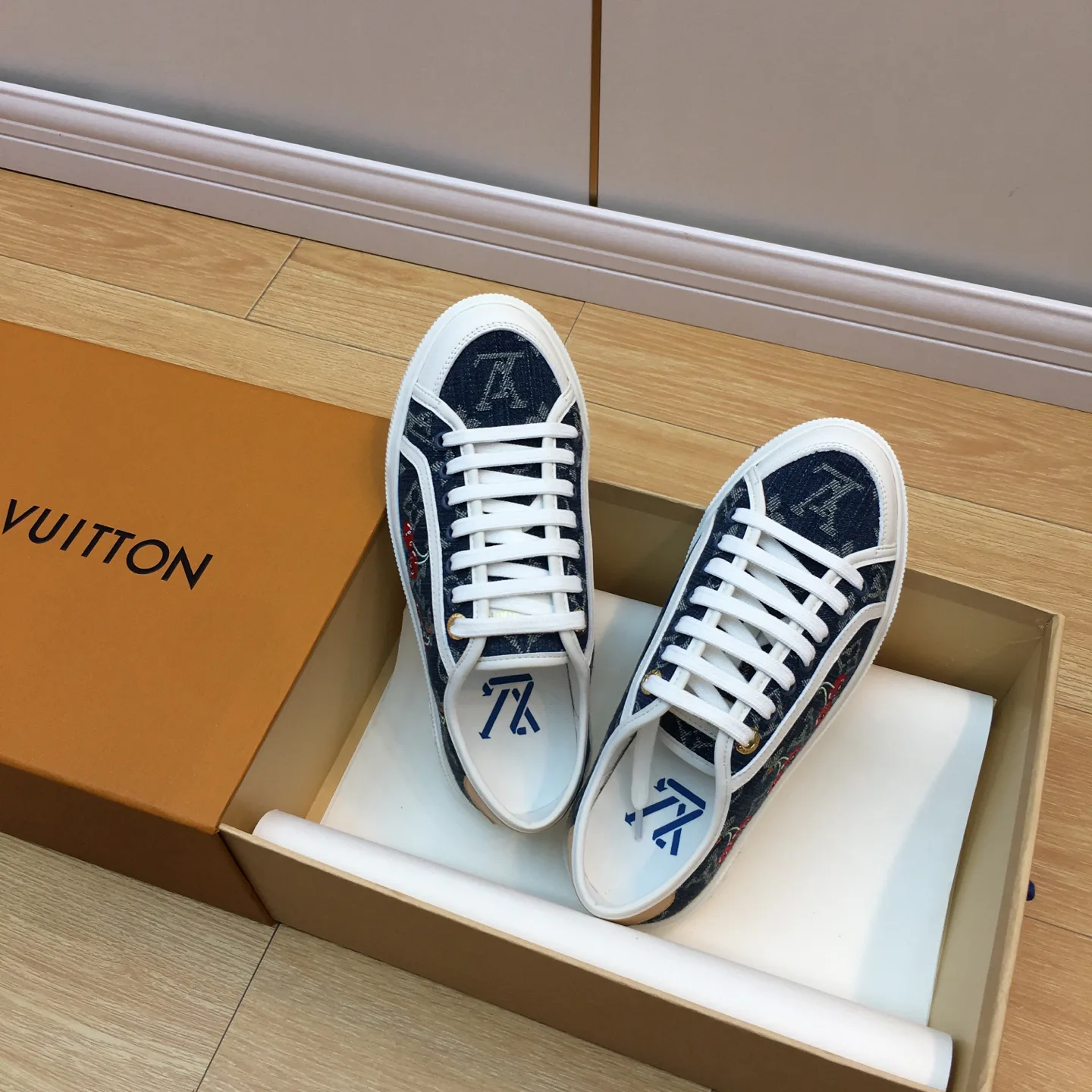 Кеды Женские Louis Vuitton 2300161