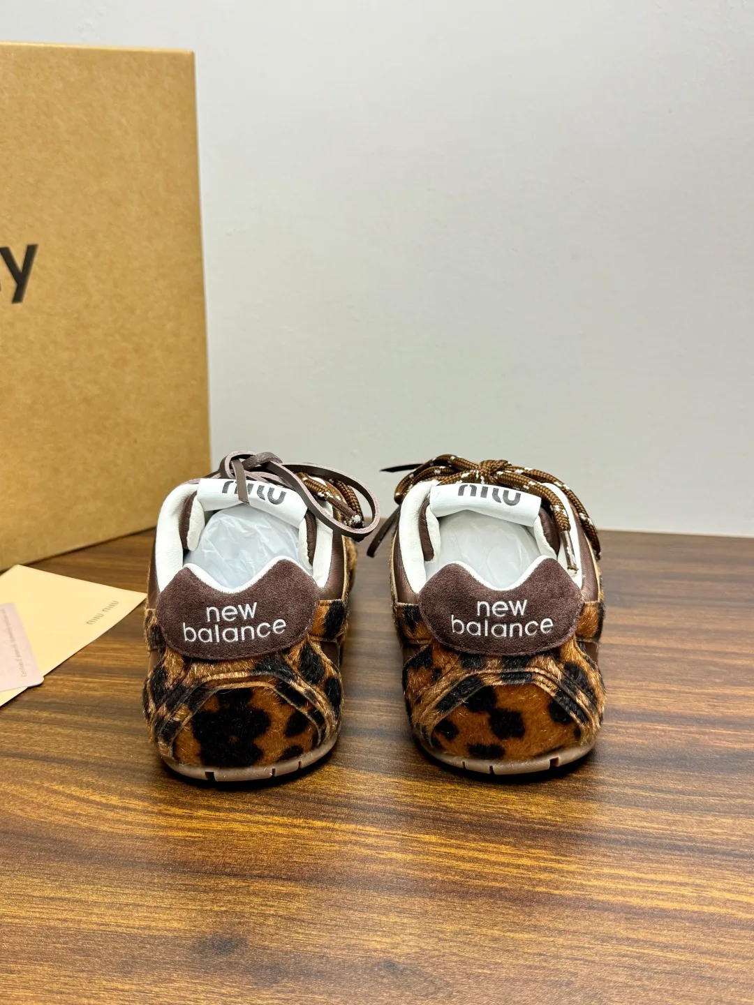 Кроссовки Женские Miu Miu 18961435