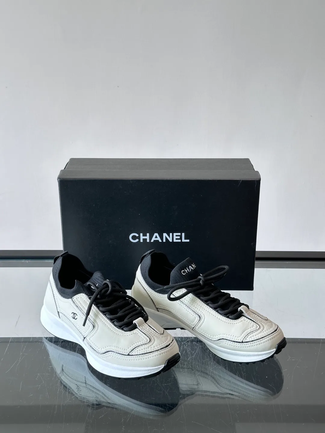 Кроссовки Женские Chanel 18079218