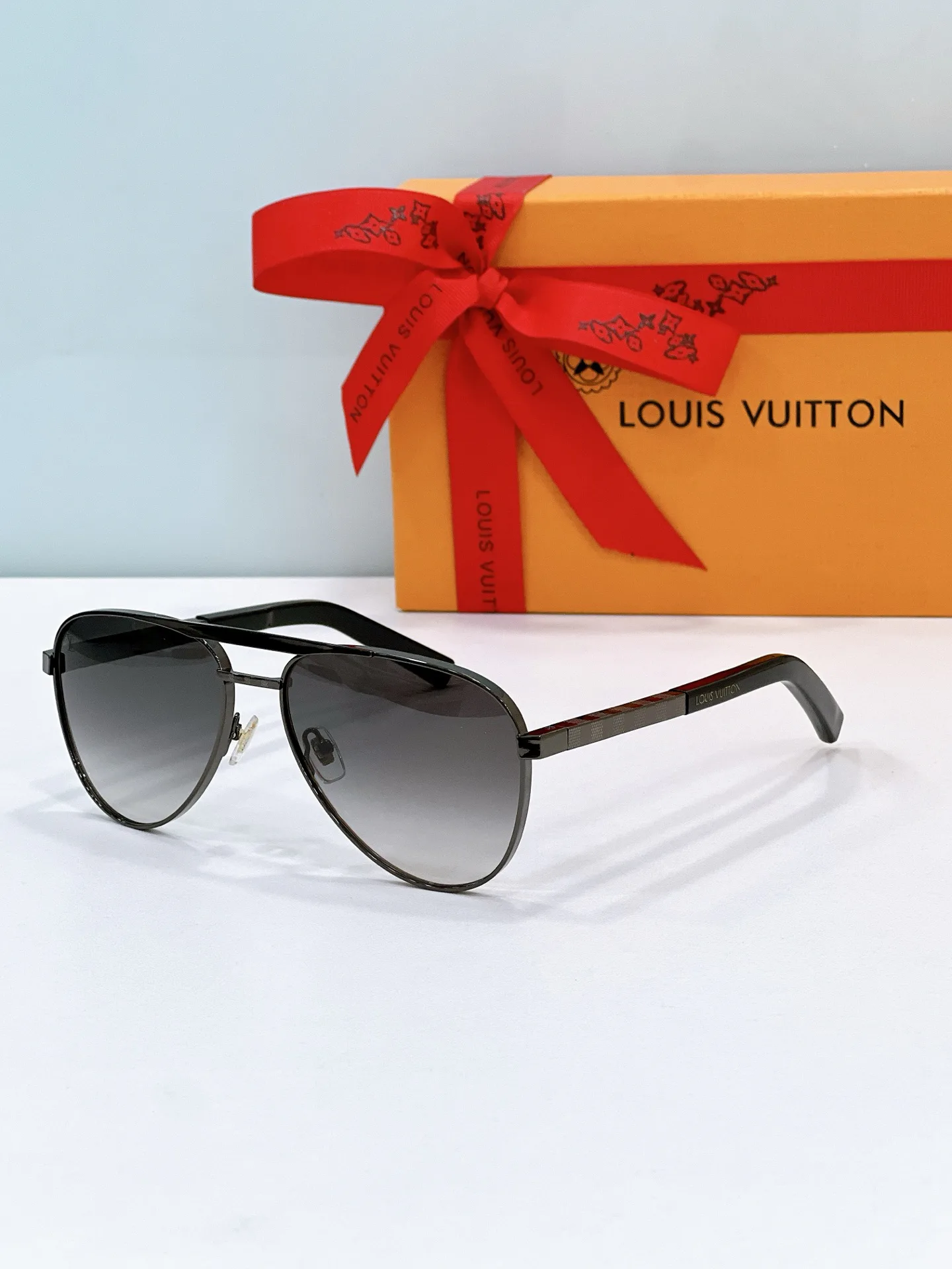 Очки Louis Vuitton 17546258