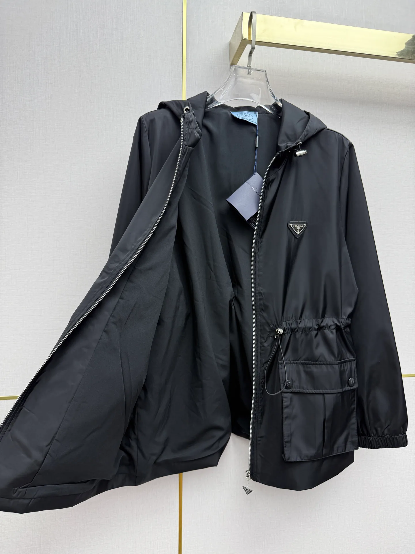 Куртки И Пуховики Женские Prada 17953149