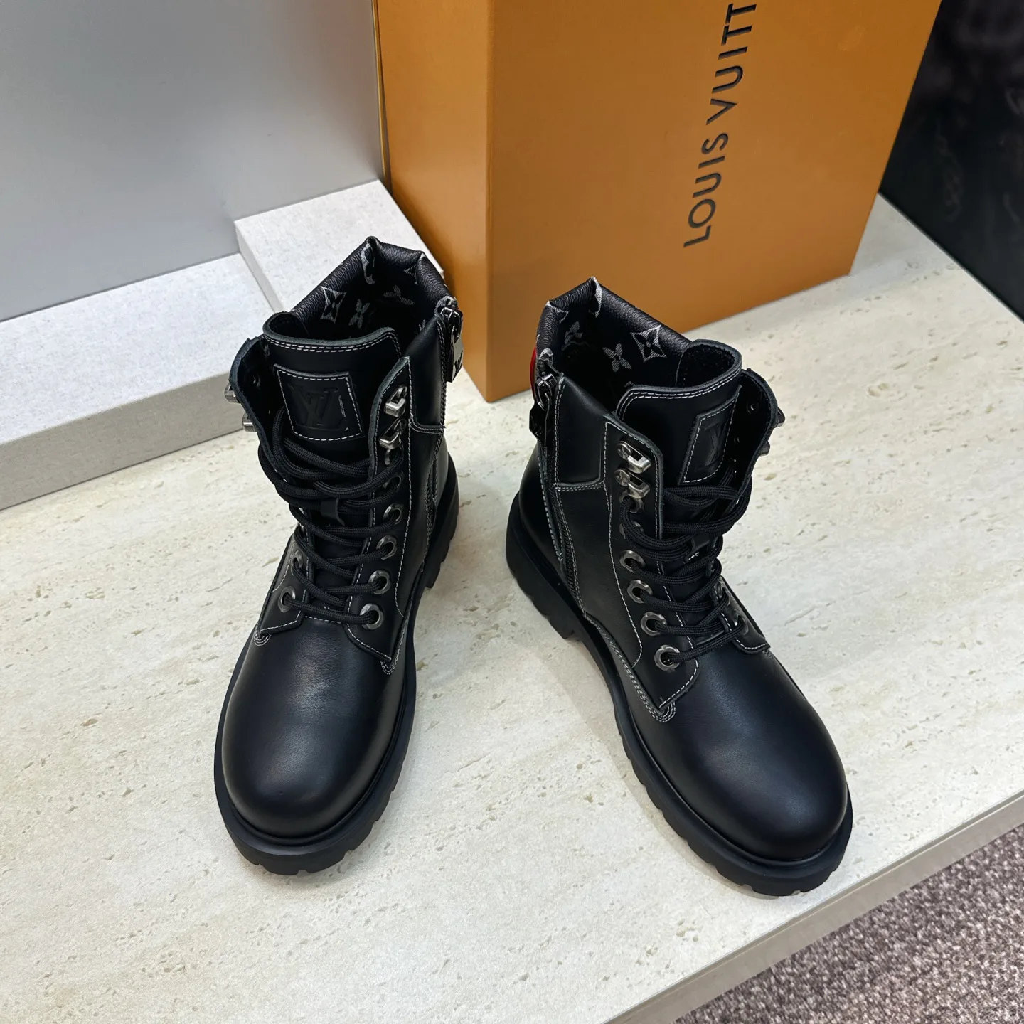 Ботинки Женские Louis Vuitton 18724519