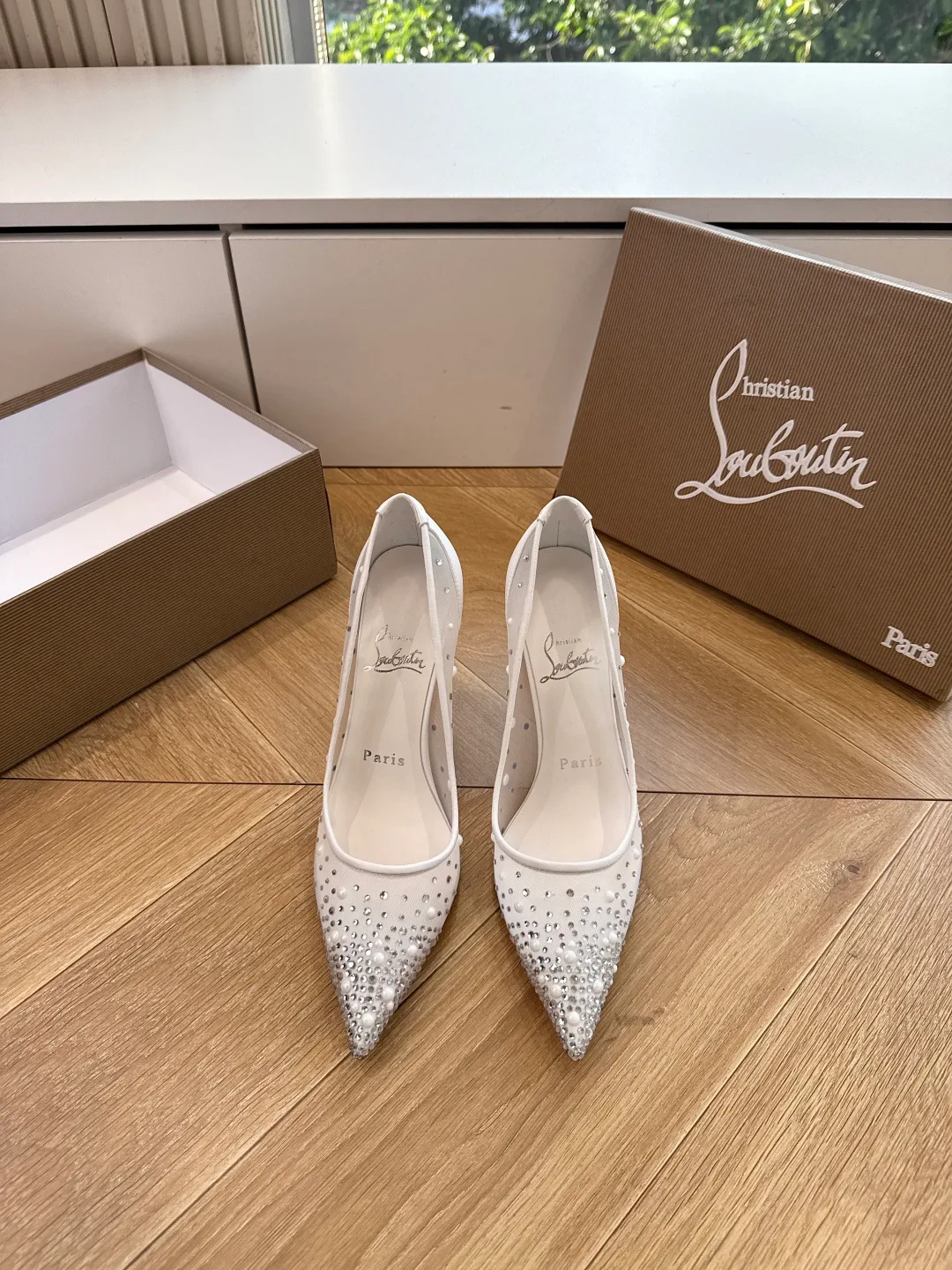Туфли Женские Christian Louboutin 17480777