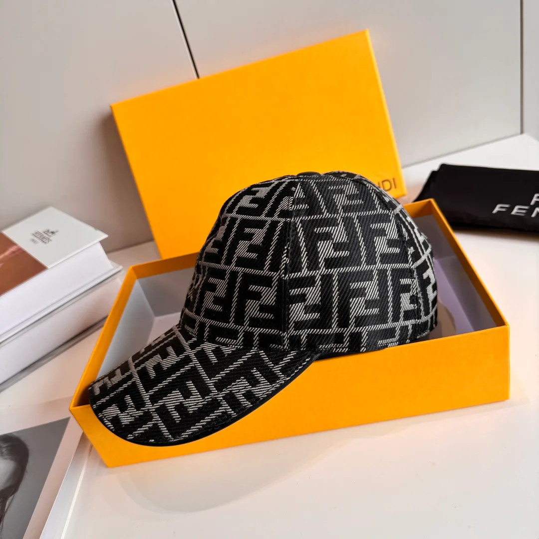 Головные Уборы Fendi 18347036