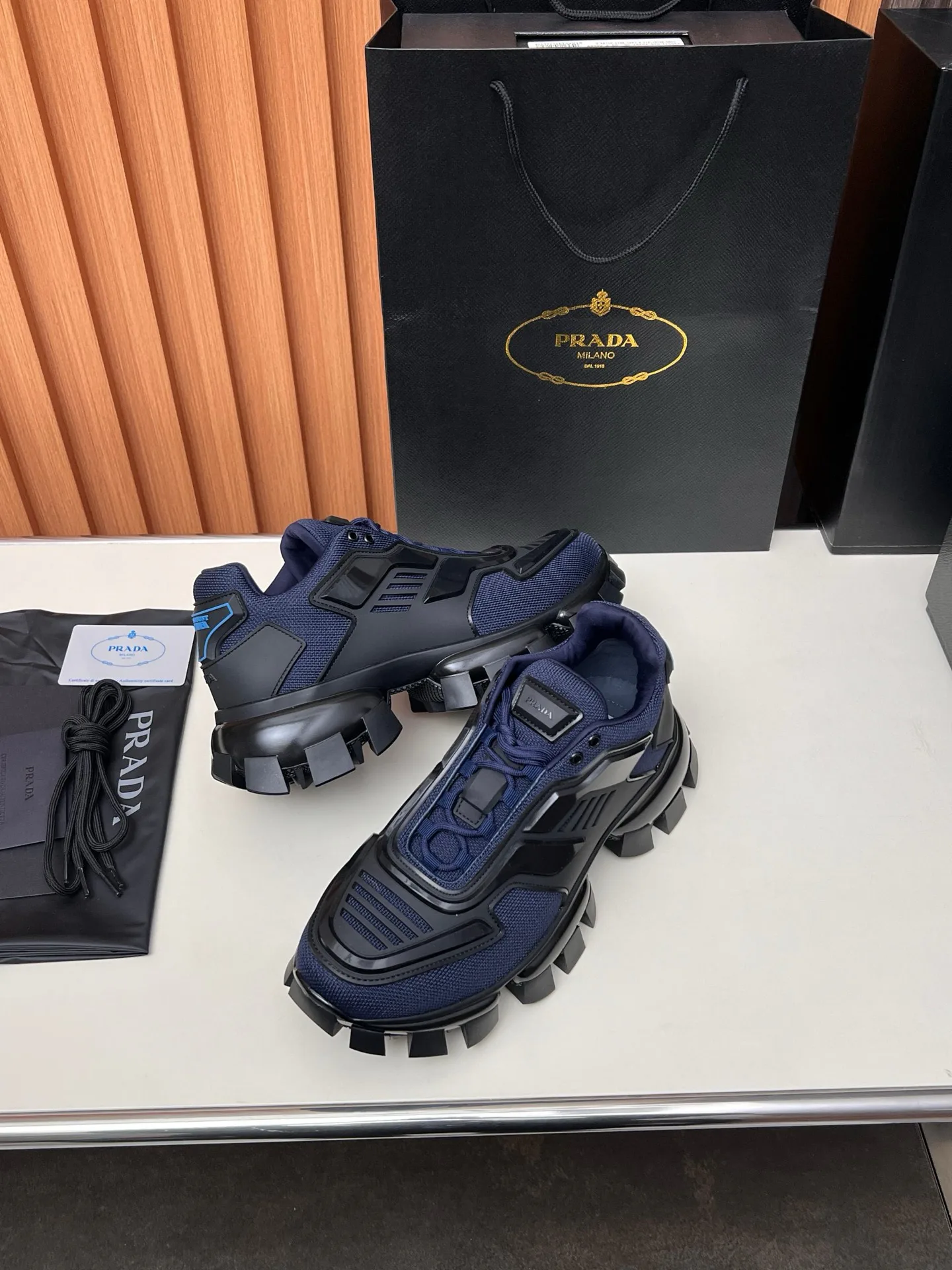Кроссовки Женские Prada 17955144