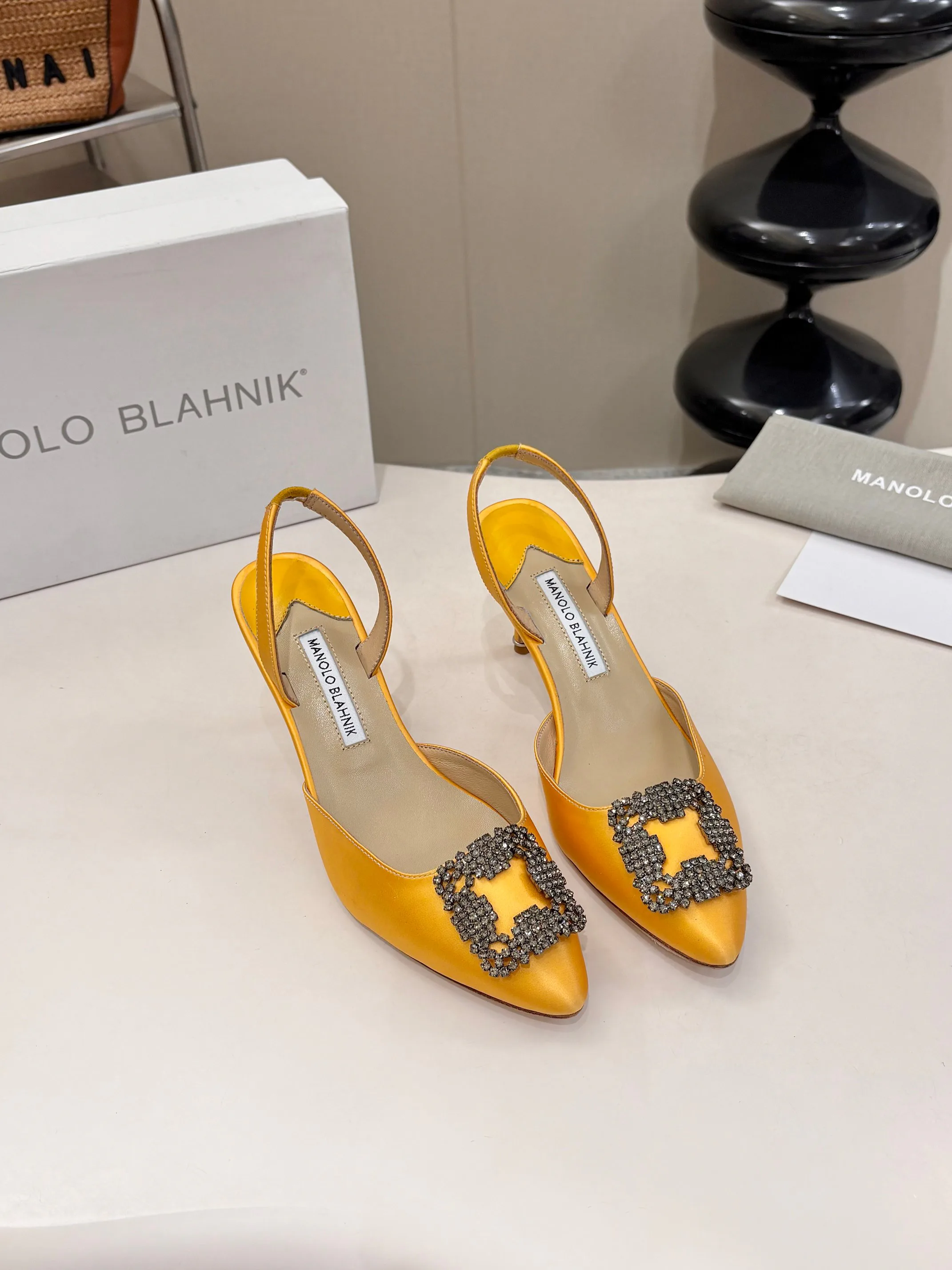 Туфли Женские Manolo Blahnik 17163300