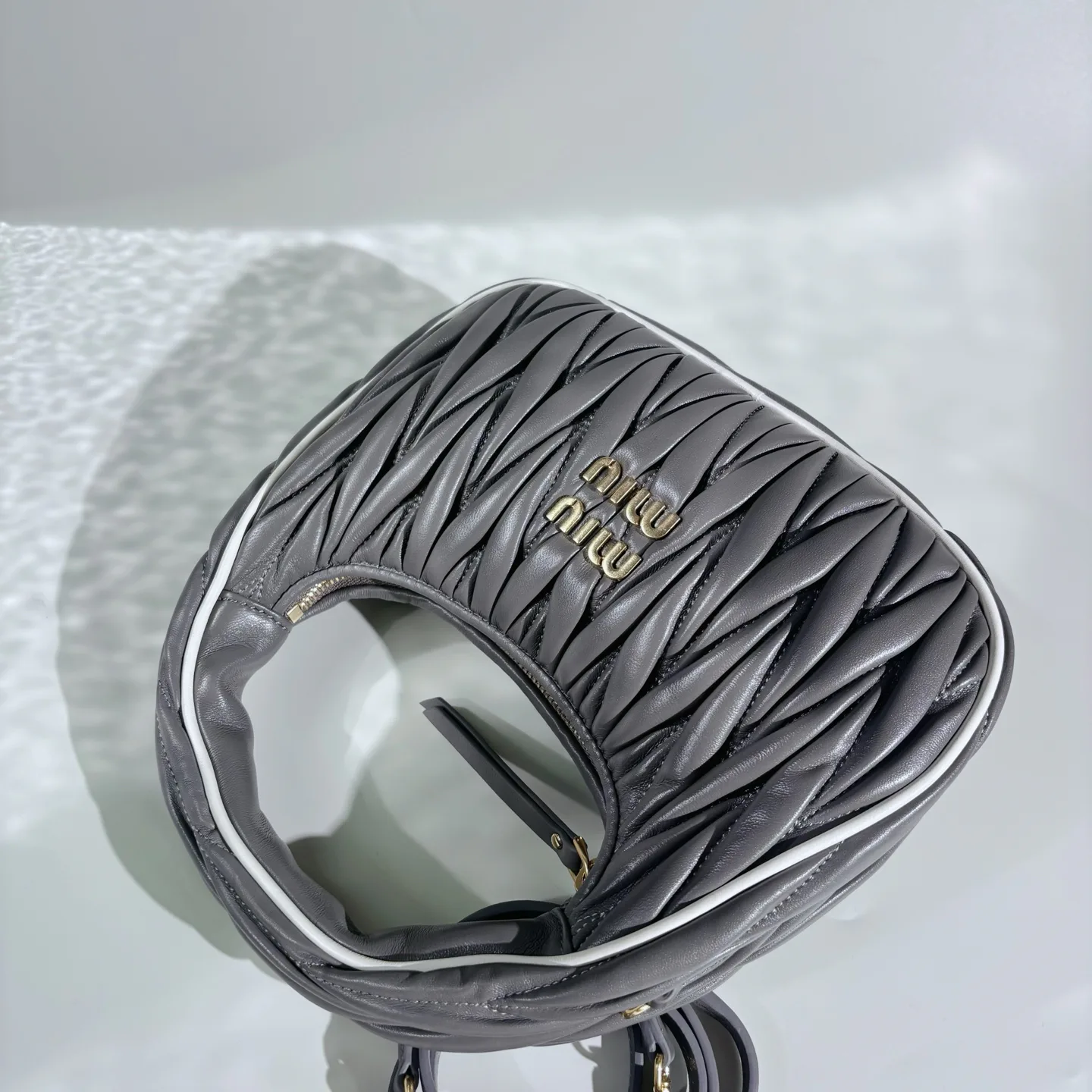 Классические Сумки Женские Miu Miu 12675945
